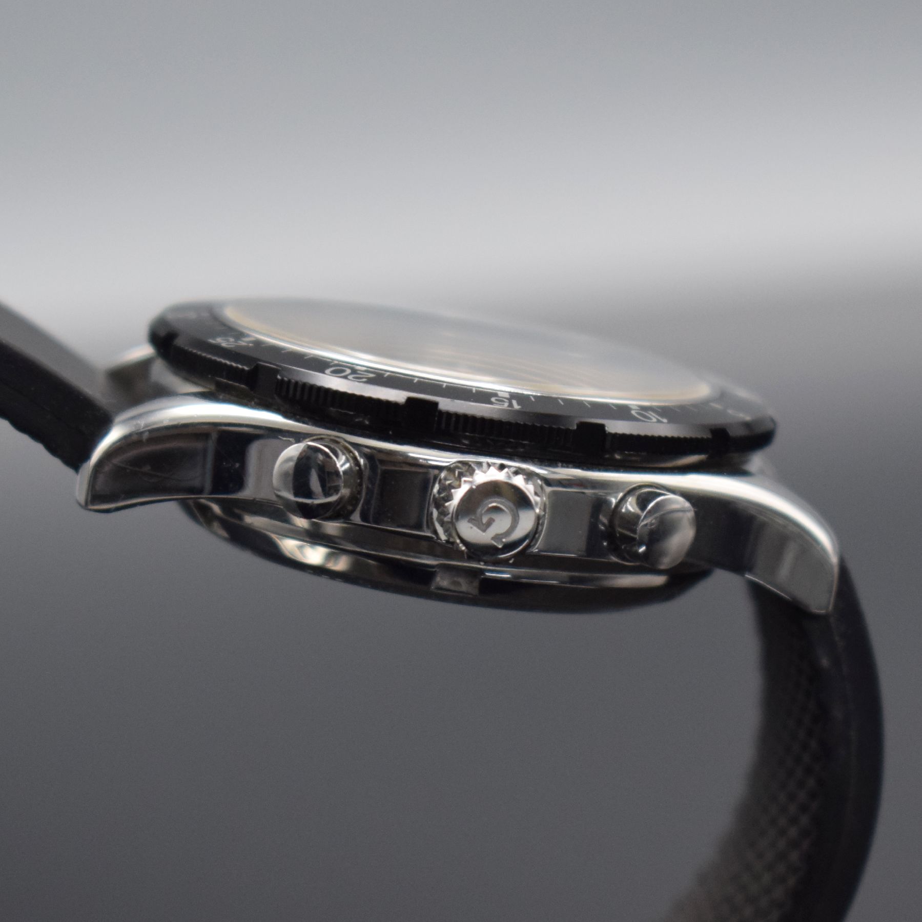 Detail d: GUINAND Armbandchronograph, Automatik, Schweiz 2000, Edelstahlgeh. inkl. Kautschukband m. Faltschl., beids. vergl., Boden & Krone verschr., schwarzes ...