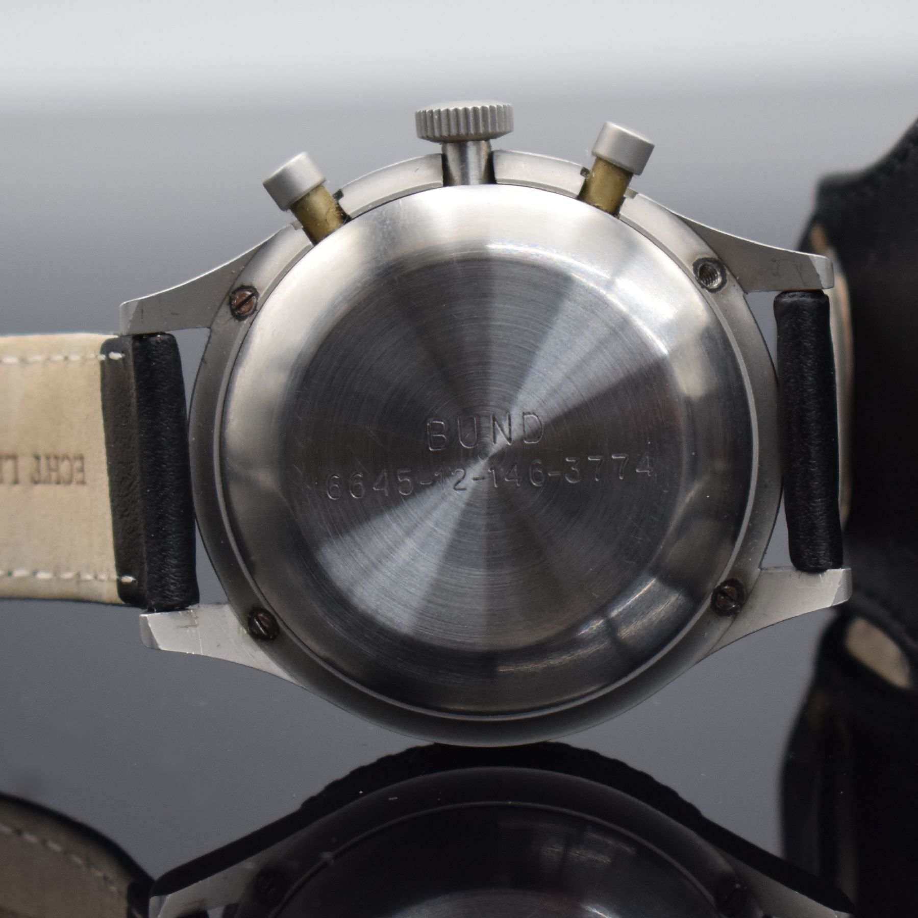 Detail g: HEUER Flieger-Schaltradchronograph der BUNDESWEHR Versorgungs-Nr. 6645-12-146-3774, Schweiz um 1968, Handaufzug, 4-fach verschr. Monocoque-Geh. in ...