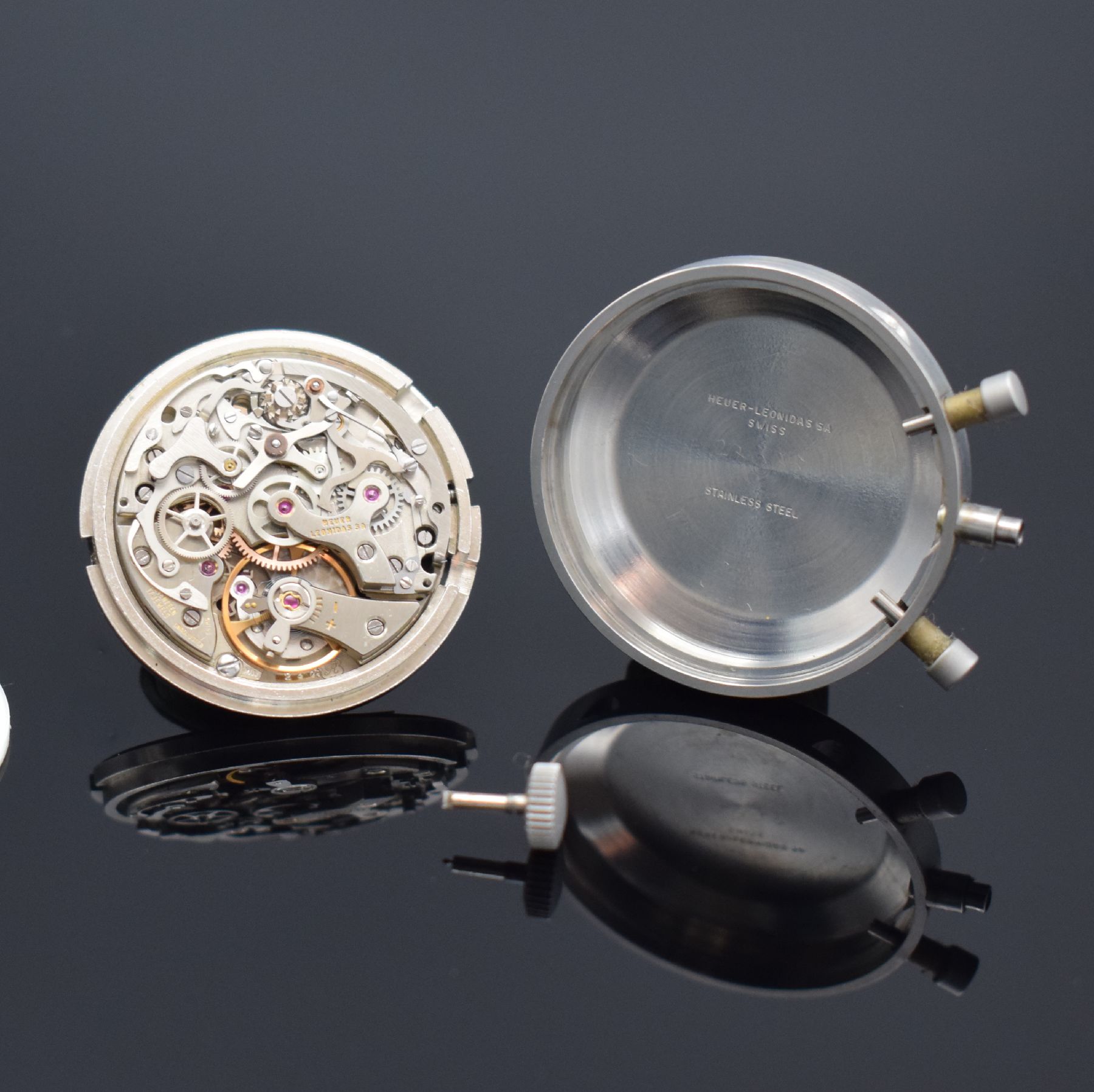 Detail i: HEUER Flieger-Schaltradchronograph der BUNDESWEHR Versorgungs-Nr. 6645-12-146-3774, Schweiz um 1968, Handaufzug, 4-fach verschr. Monocoque-Geh. in ...