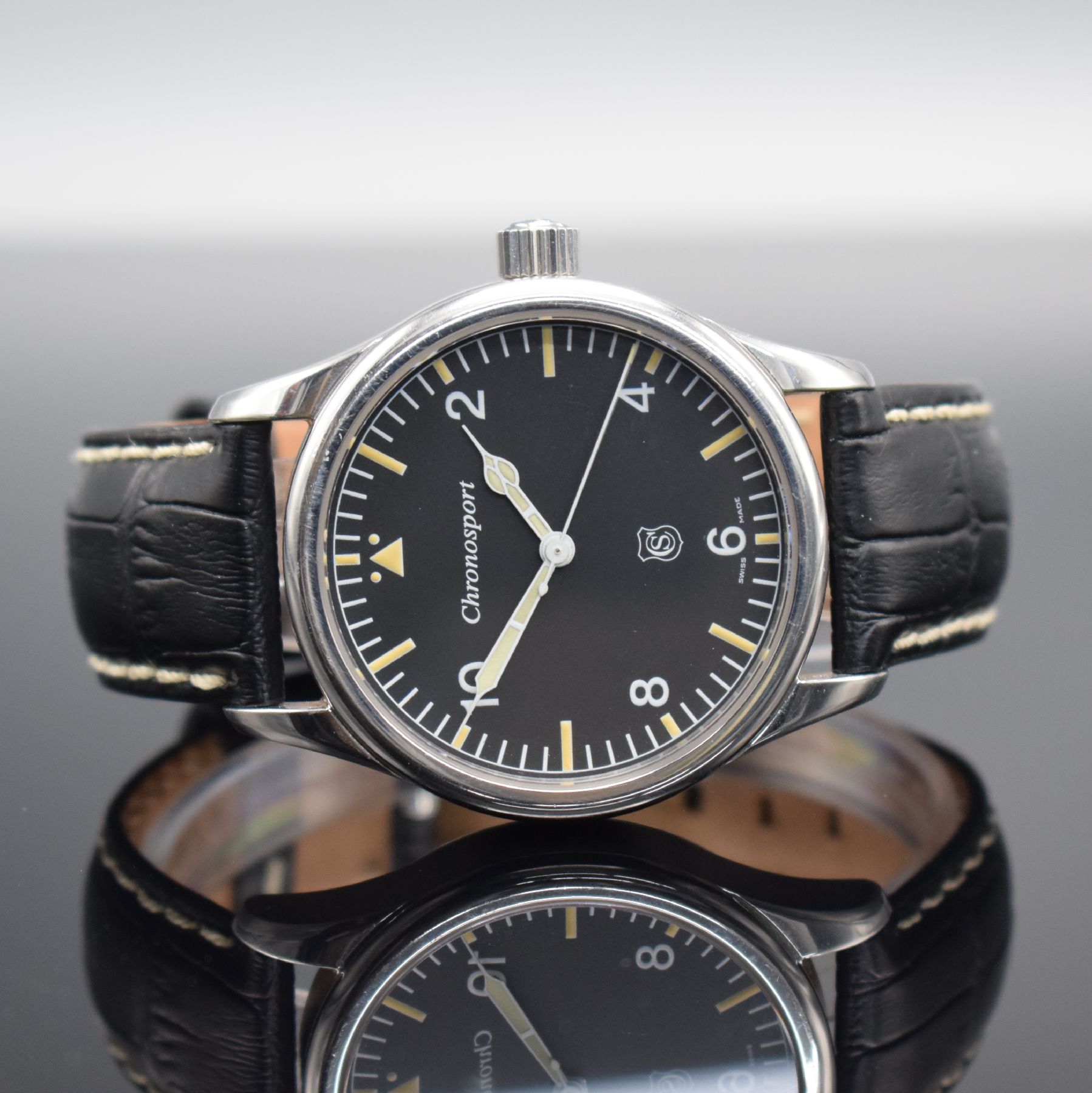 CHRONOSPORT Herrenarmbanduhr Referenz 31.HS-01, Handaufzug, Schweiz um 2005, beids. vergl.Edelstahlgeh., Boden verschr., schwarzes Kontrastzifferbl., ...