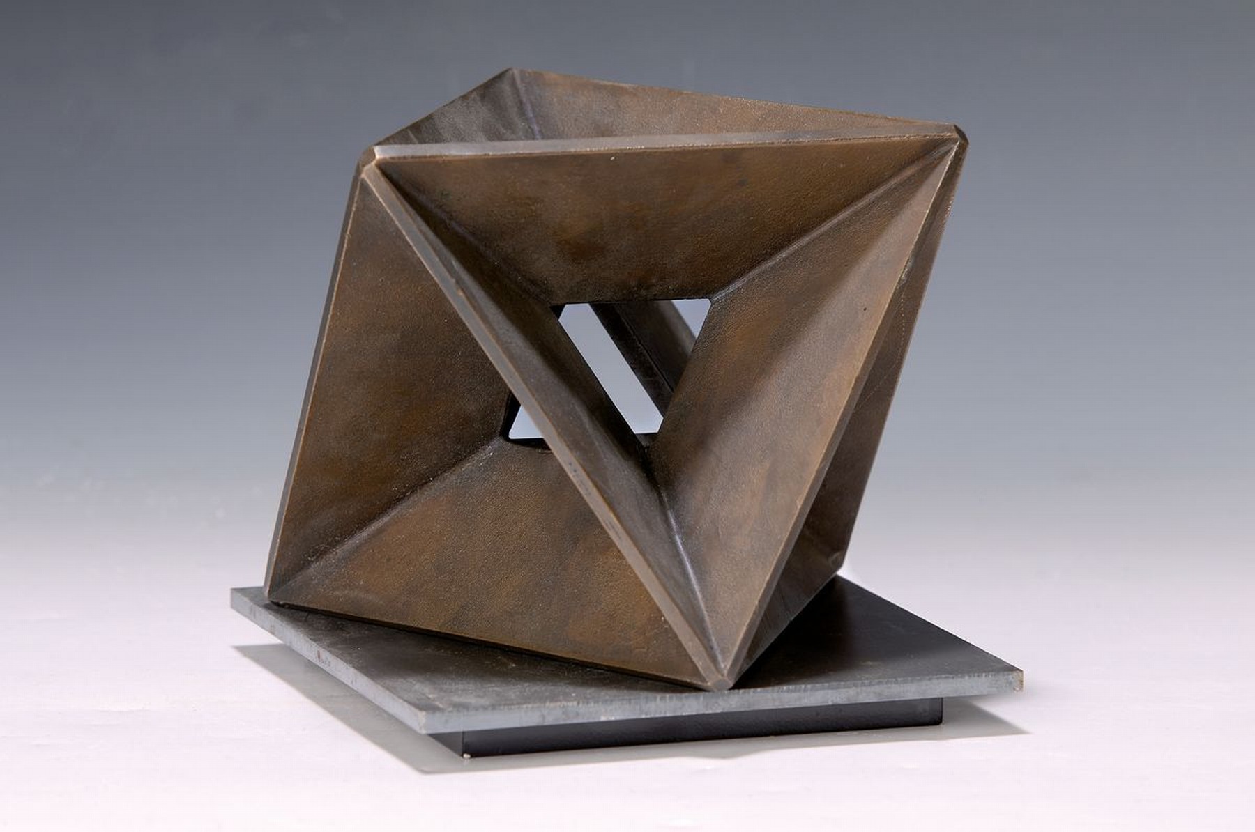 Unbekannter zeitgenössischer Bildhauer, Rhombus, Bronze, ca. 15x15x20cm