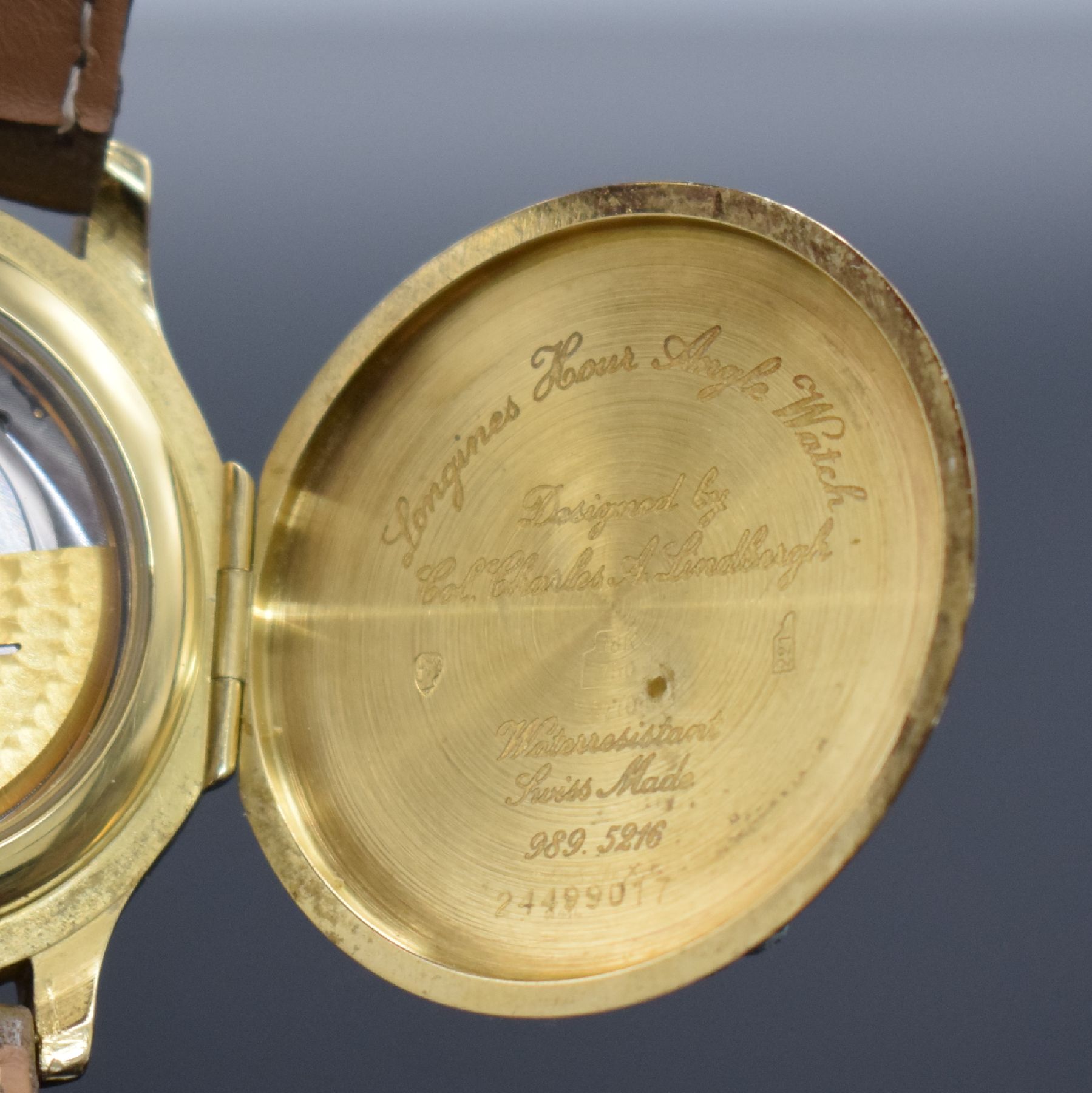 Detail g: LONGINES Stundenwinkeluhr nach Charles A. Lindbergh, Schweiz verk. lt. beil. Pap. 05/1990, Automatik, Ref. 989.5216, Geh. in GG 750/000, Boden ...