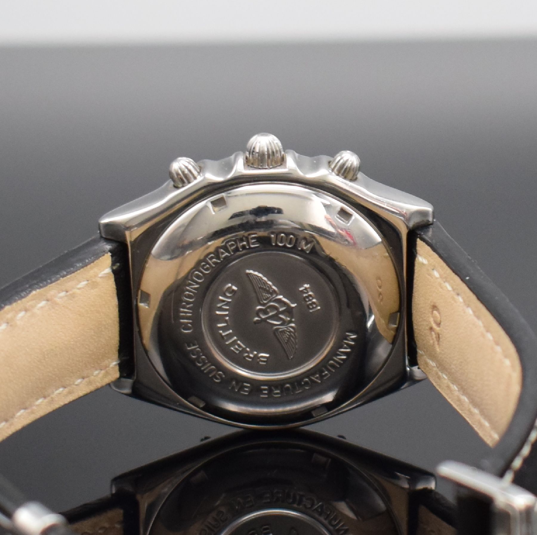 Detail d: BREITLING Chronomat Herrenarmbanduhr mit Chronograph, Schweiz um 2000, Automatik, Ref. 13050.1, Edelstahlgeh., Boden & Krone verschr., neutr. ...