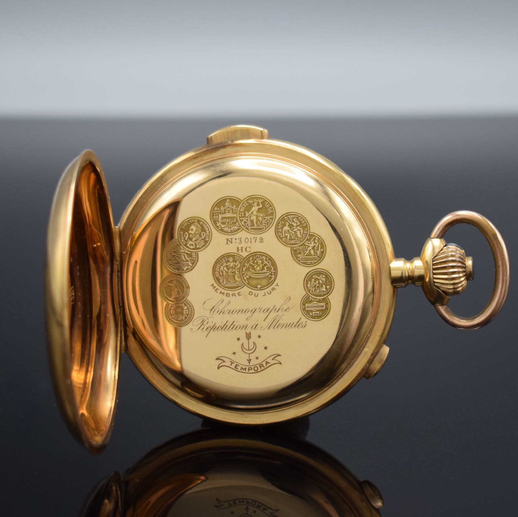 Detail e: TEMPORA Herrensavonette in GG 750/000 mit Minutenrepetition & Chronograph, Schweiz für den Deutschen Markt um 1900, 3-Deckel Goldgeh. dell./riss., ...