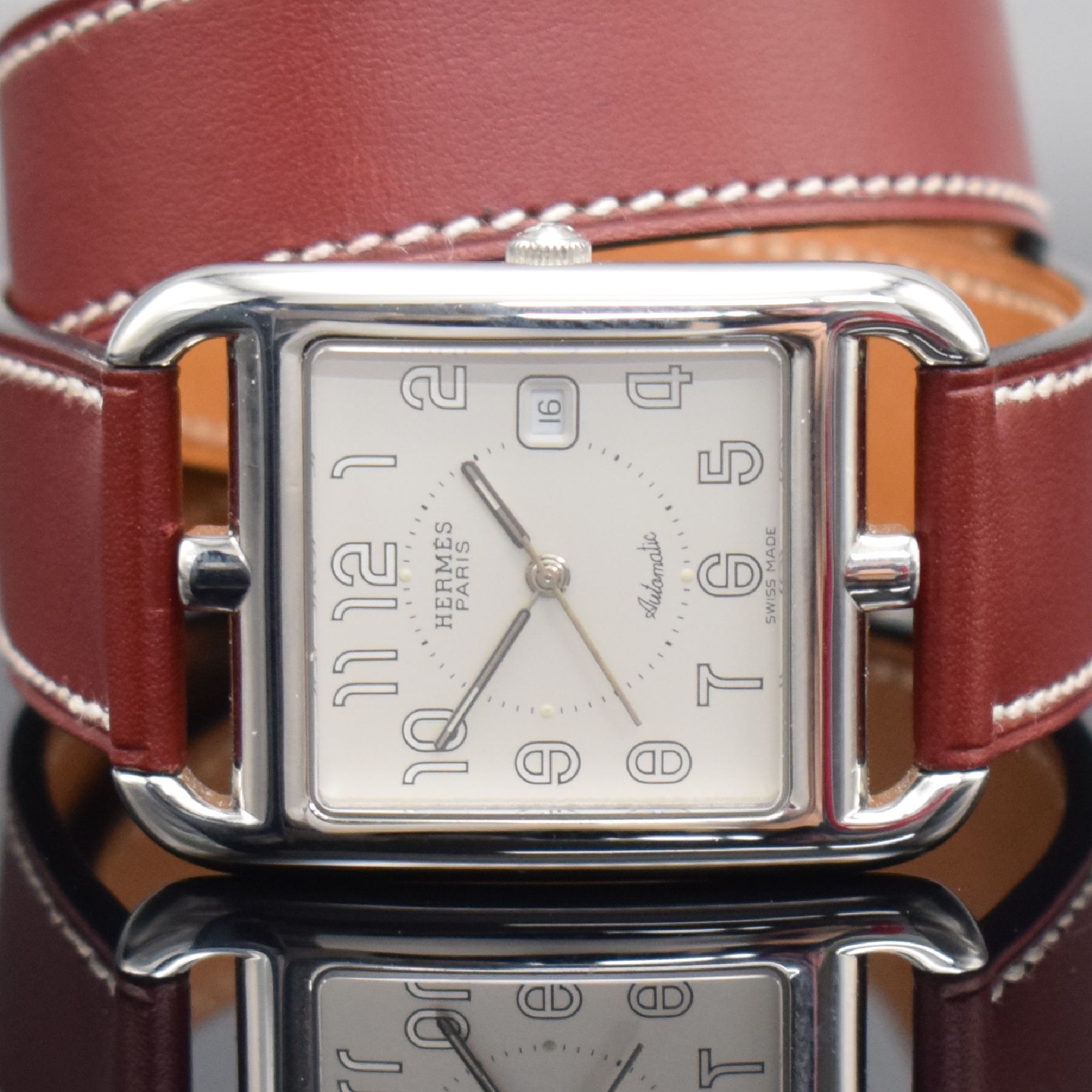 Detail a: HERMES Armbanduhr Serie Cape Cod in Stahl Referenz CC1.710, Schweiz um 2000, Automatik, Boden m. H-Symbolik 4-fach verschr., orig. Lederband m. ...