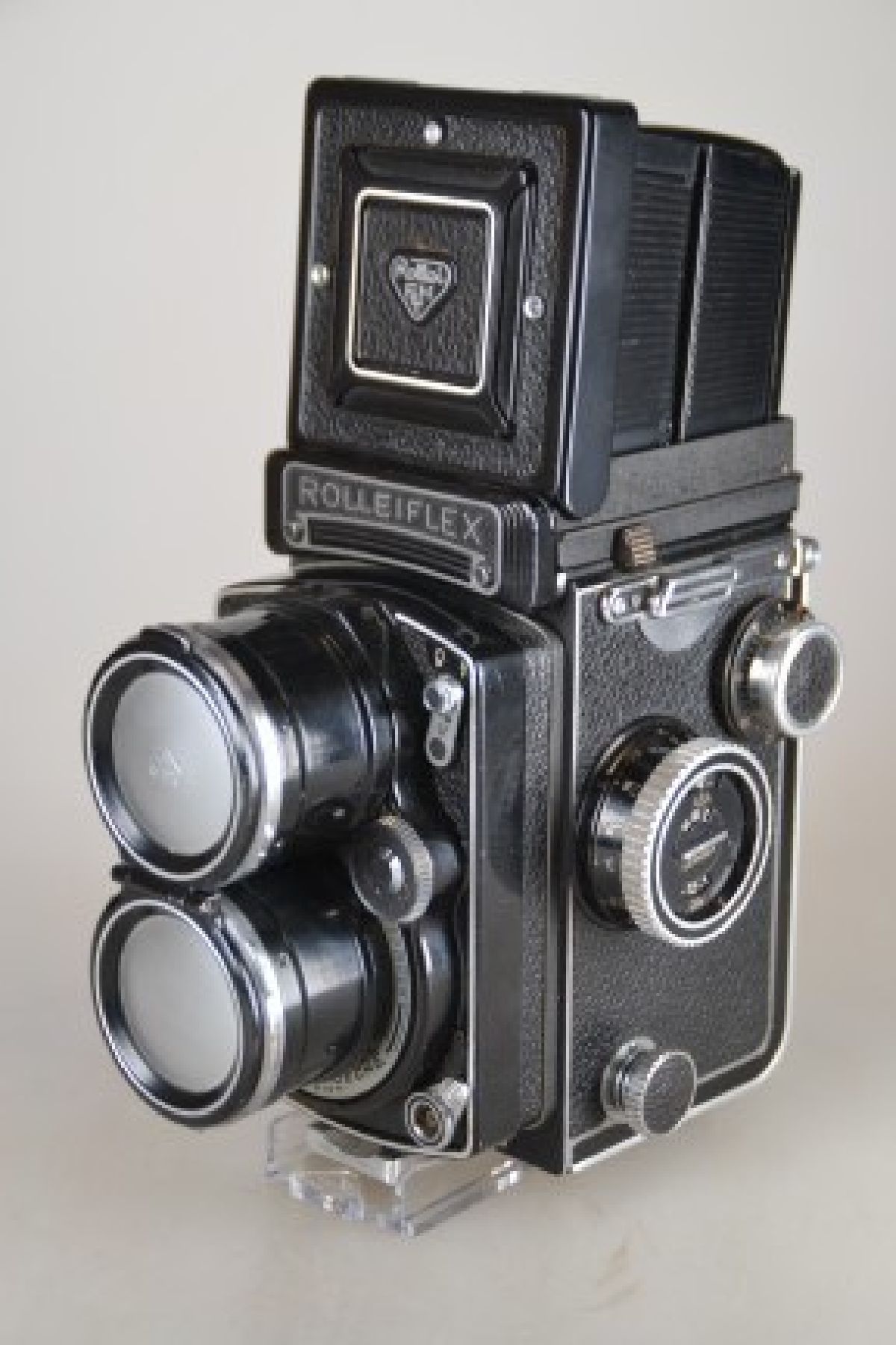 Detail c: Tele-Rolleiflex, Franke & Heidecke, Seriennr. S 2301583, doppeläugige Spiegelreflexkamera, Synchro Compur Verschluß, Sonnar 1:4 135 mm und ...