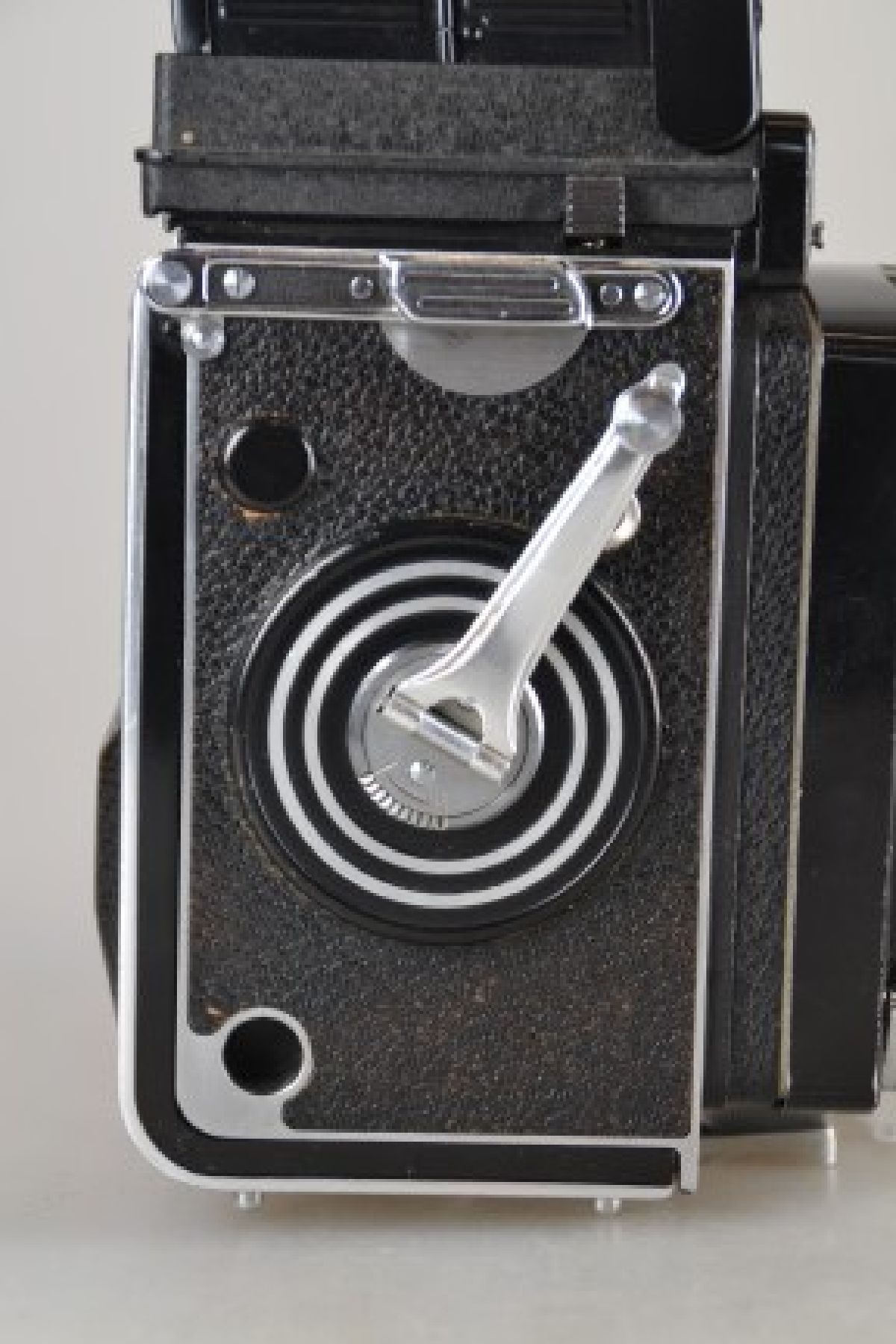 Detail g: Tele-Rolleiflex, Franke & Heidecke, Seriennr. S 2301583, doppeläugige Spiegelreflexkamera, Synchro Compur Verschluß, Sonnar 1:4 135 mm und ...