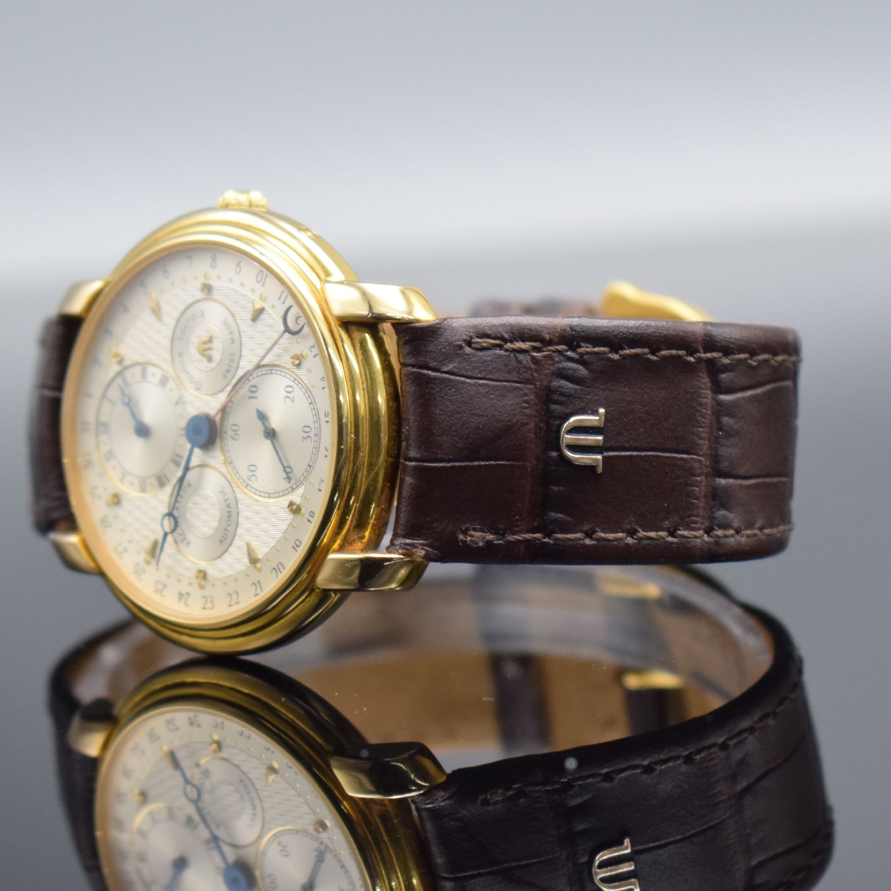 Detail c: MAURICE LACROIX Regulateur Herrenarmbanduhr, Schweiz um 1995, Automatik, verg. Geh. beids. vergl., Boden aufgedr., Korrekturdr. seitl. im Geh. ...