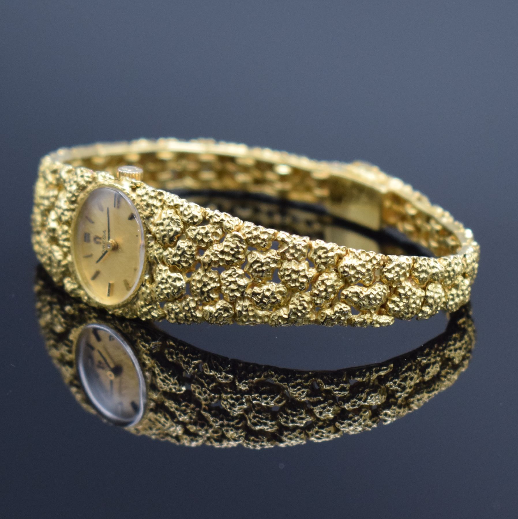 Detail c: OMEGA Rocaille D´Or feine und ausgefallene Damenarmbanduhr in GG 750/000 Referenz 7-8202, Handaufzug, Schweiz um 1969, Design von Gilbert Albert, ...