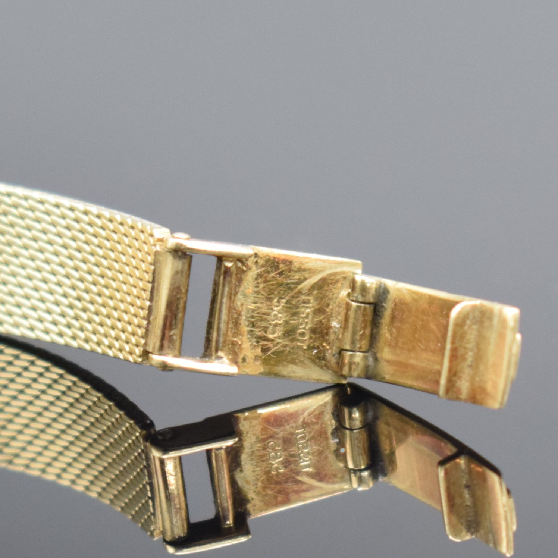 Detail d: TISSOT Damenarmbanduhr in GG 585/000, Schweiz um 1965, Handaufzug, Boden aufgedr., Milanaiseband in GG 585/000, silb. Zifferbl. m. aufgel. Std.-Ind. ...