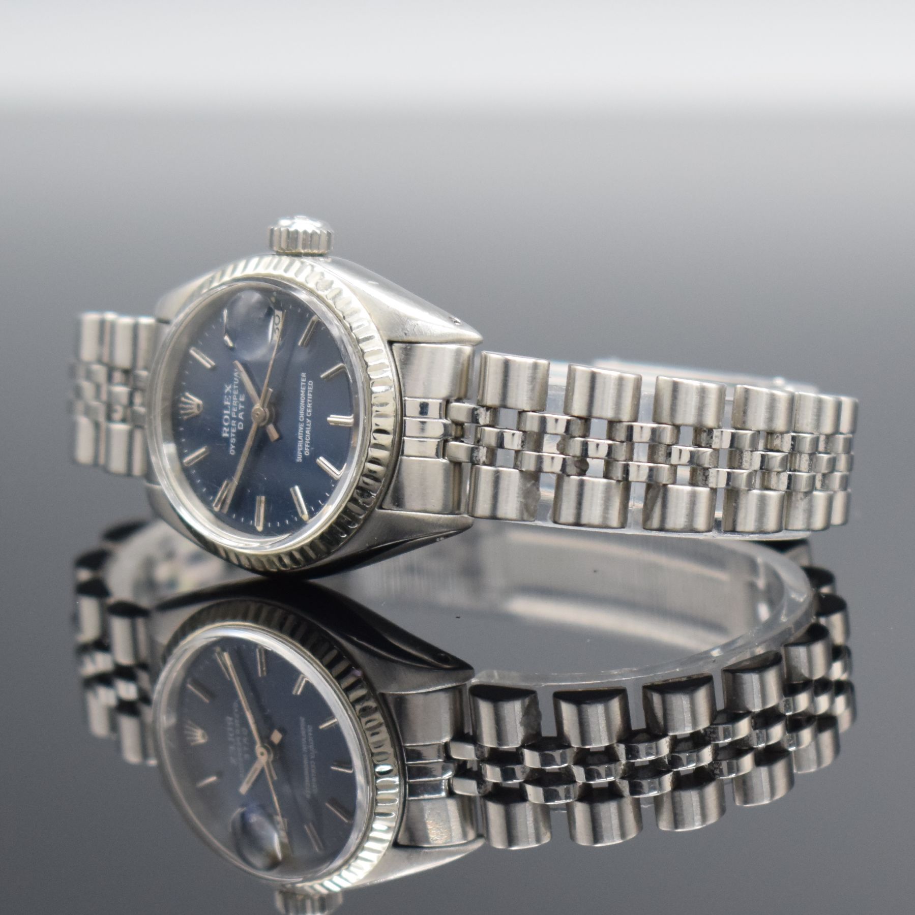 Detail d: ROLEX Damenarmbanduhr Oyster Perpetual Date Referenz 6917, Automatik, Schweiz um 1977, Edelstahlgeh. inkl. Jubileeband m. Faltschl., Boden & Krone ...
