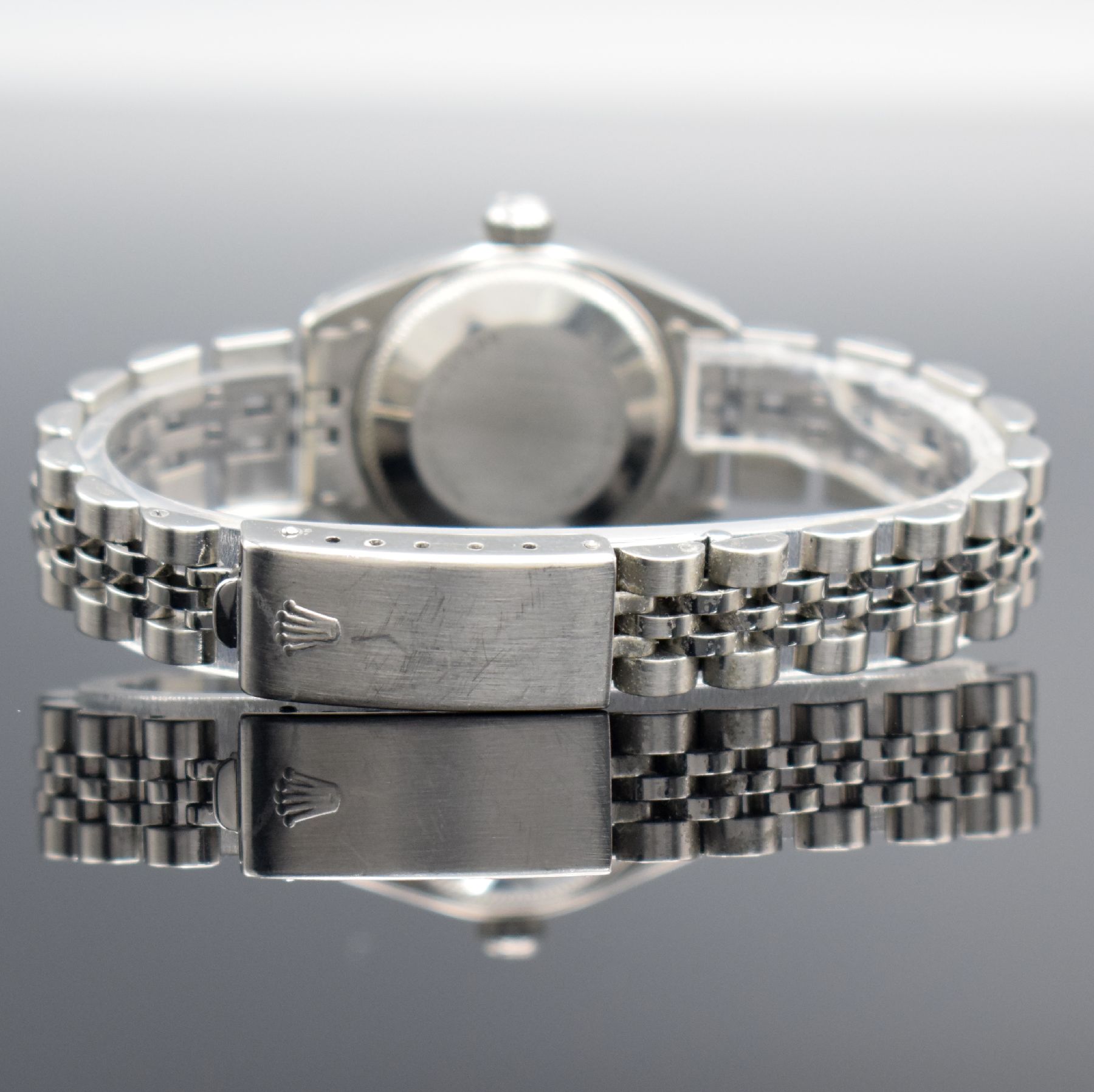 Detail e: ROLEX Damenarmbanduhr Oyster Perpetual Date Referenz 6917, Automatik, Schweiz um 1977, Edelstahlgeh. inkl. Jubileeband m. Faltschl., Boden & Krone ...