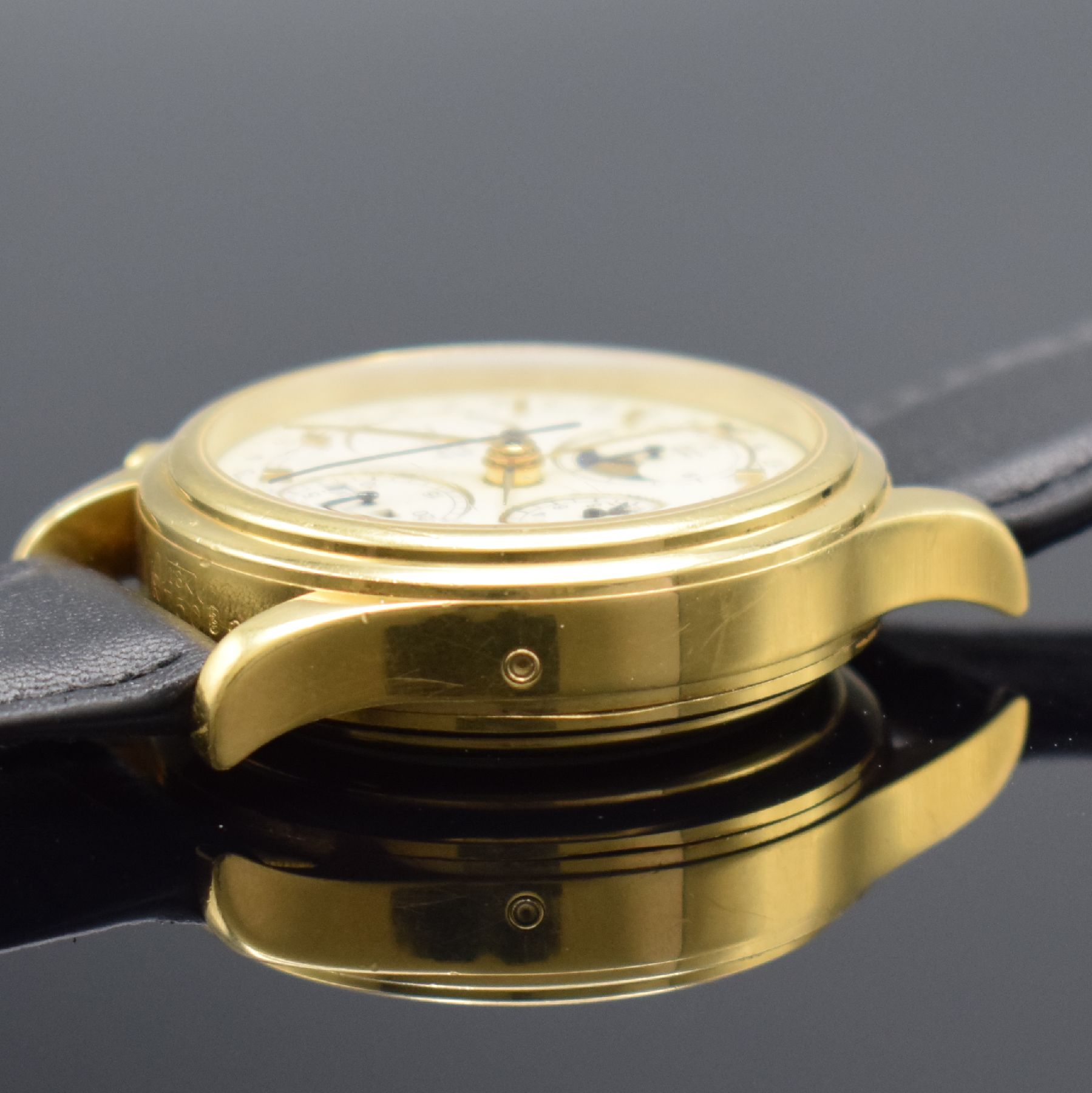Detail d: AUGUSTE RAYMOND limitierter Armbandchronograph mit Vollkalenderanzeige in GG 750/000, Automatik, Schweiz um 2000, auf 150 Stück lim. Sondermodell, ...