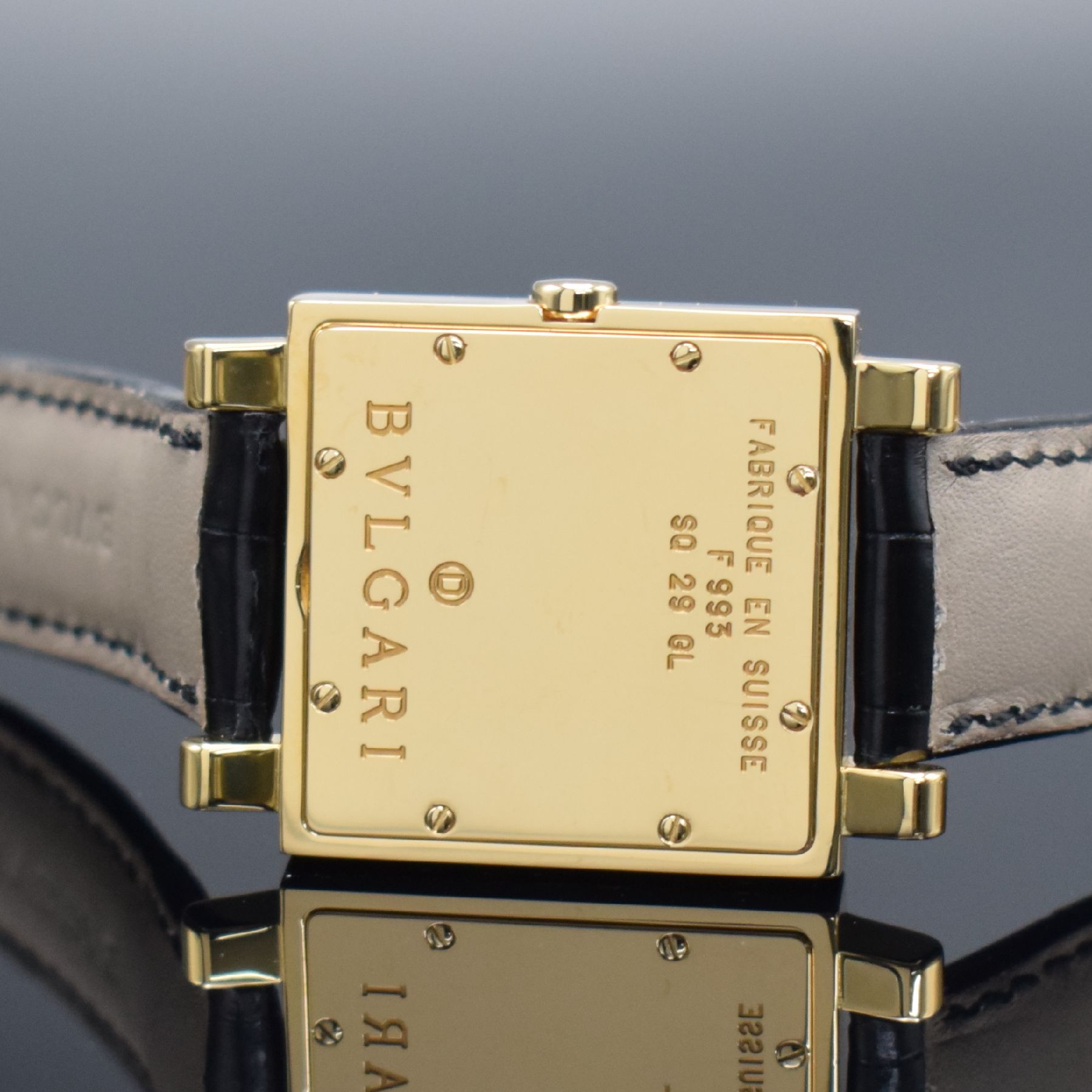 Detail f: BULGARI Quadrato Damenarmbanduhr in GG 750/000, Schweiz um 2000, quarz, Ref. SQ 29 GL, 2- teil. Geh., Boden 8-fach verschr., orig. Lederband m. orig. ...
