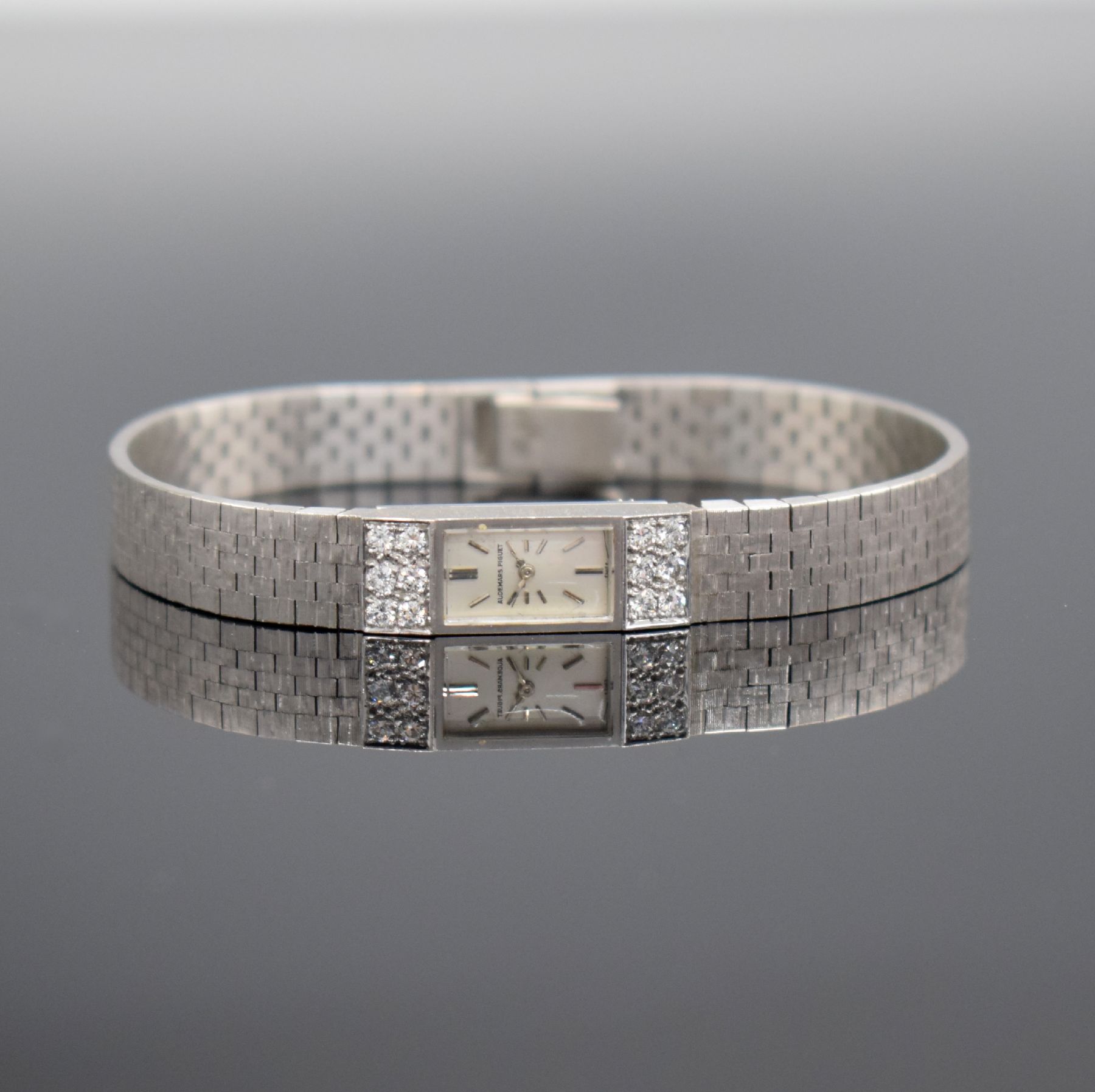 AUDEMARS PIGUET feine & sehr seltene, elegante Damenarmbanduhr in WG 750/000 mit Kaliber 2005, Schweiz um 1966, Handaufzug sog. Backwinder, Boden ...