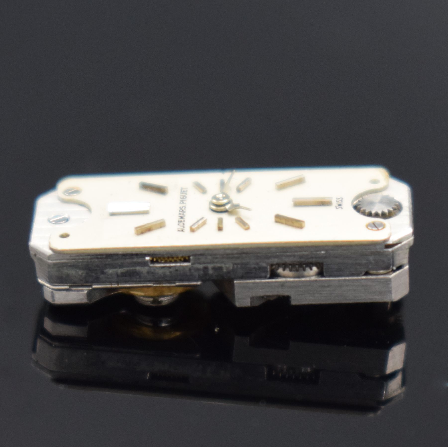 Detail k: AUDEMARS PIGUET feine & sehr seltene, elegante Damenarmbanduhr in WG 750/000 mit Kaliber 2005, Schweiz um 1966, Handaufzug sog. Backwinder, Boden ...