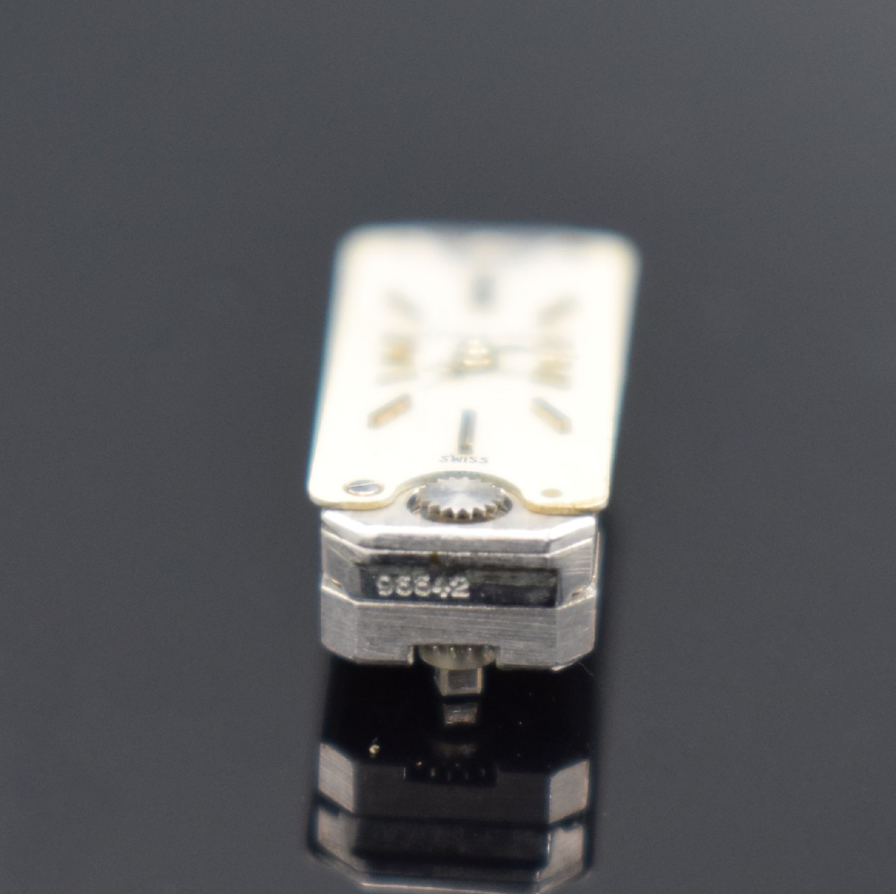 Detail l: AUDEMARS PIGUET feine & sehr seltene, elegante Damenarmbanduhr in WG 750/000 mit Kaliber 2005, Schweiz um 1966, Handaufzug sog. Backwinder, Boden ...