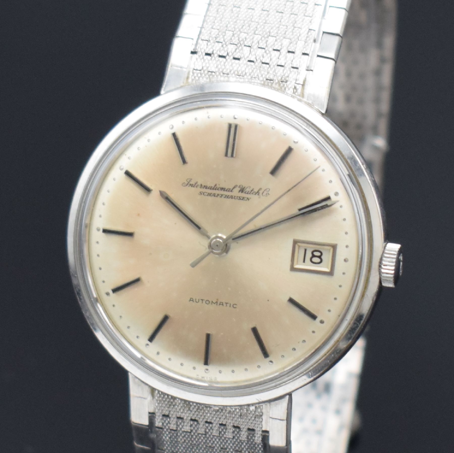 Detail c: IWC Herrenarmbanduhr Kaliber 8541 in WG 750/000 Referenz R 807 A mit original Goldband, Schweiz um 1965, Automatik, 2- teil. Geh., Boden gedr., ...