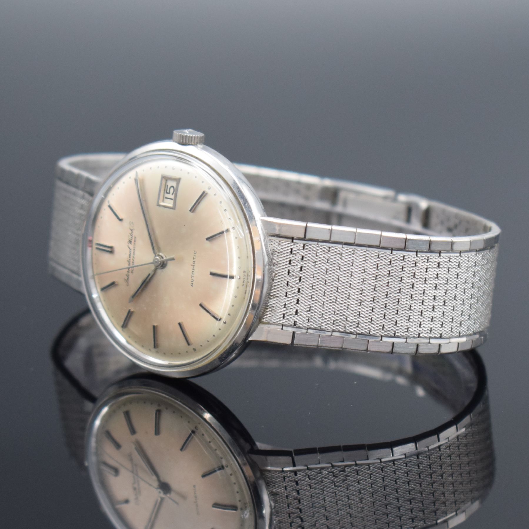 Detail d: IWC Herrenarmbanduhr Kaliber 8541 in WG 750/000 Referenz R 807 A mit original Goldband, Schweiz um 1965, Automatik, 2- teil. Geh., Boden gedr., ...
