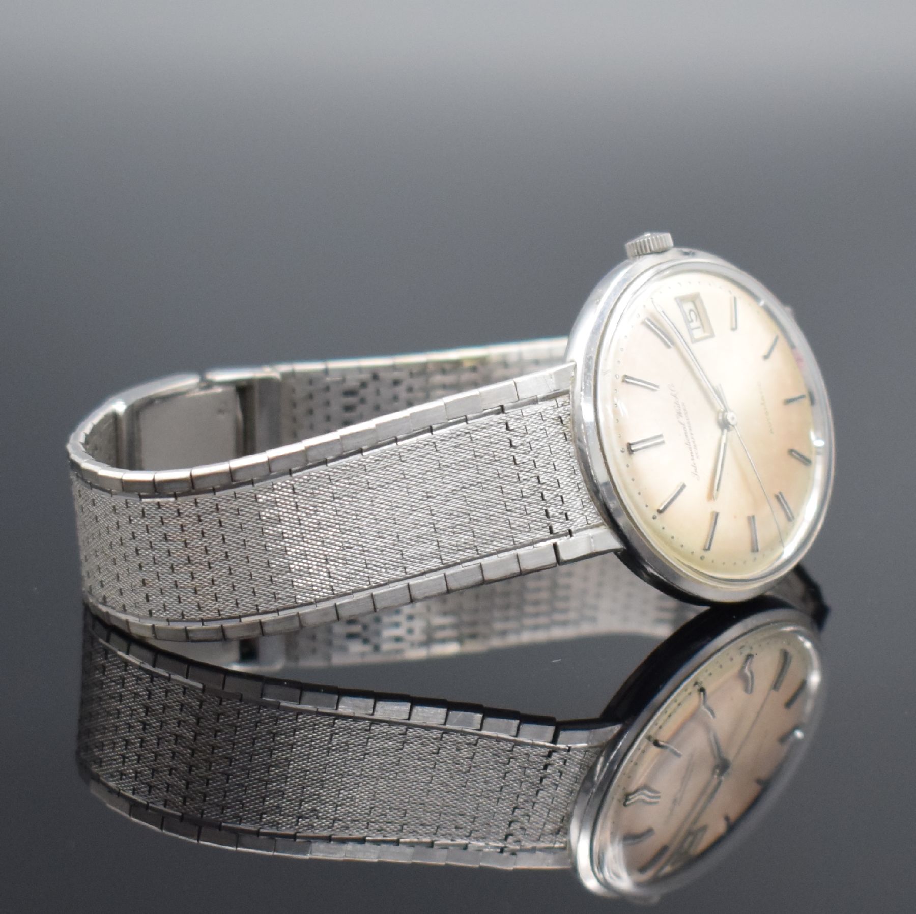 Detail f: IWC Herrenarmbanduhr Kaliber 8541 in WG 750/000 Referenz R 807 A mit original Goldband, Schweiz um 1965, Automatik, 2- teil. Geh., Boden gedr., ...