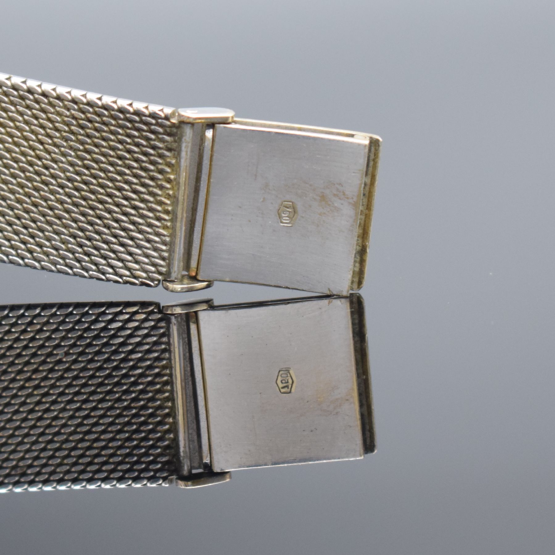 Detail f: GIRARD PERREGAUX Herrenarmbanduhr in WG 750/000 mit neutralem Goldband in WG 750/000, Schweiz um 1970, quarz, massives Gehäuse, Boden geschr., ...
