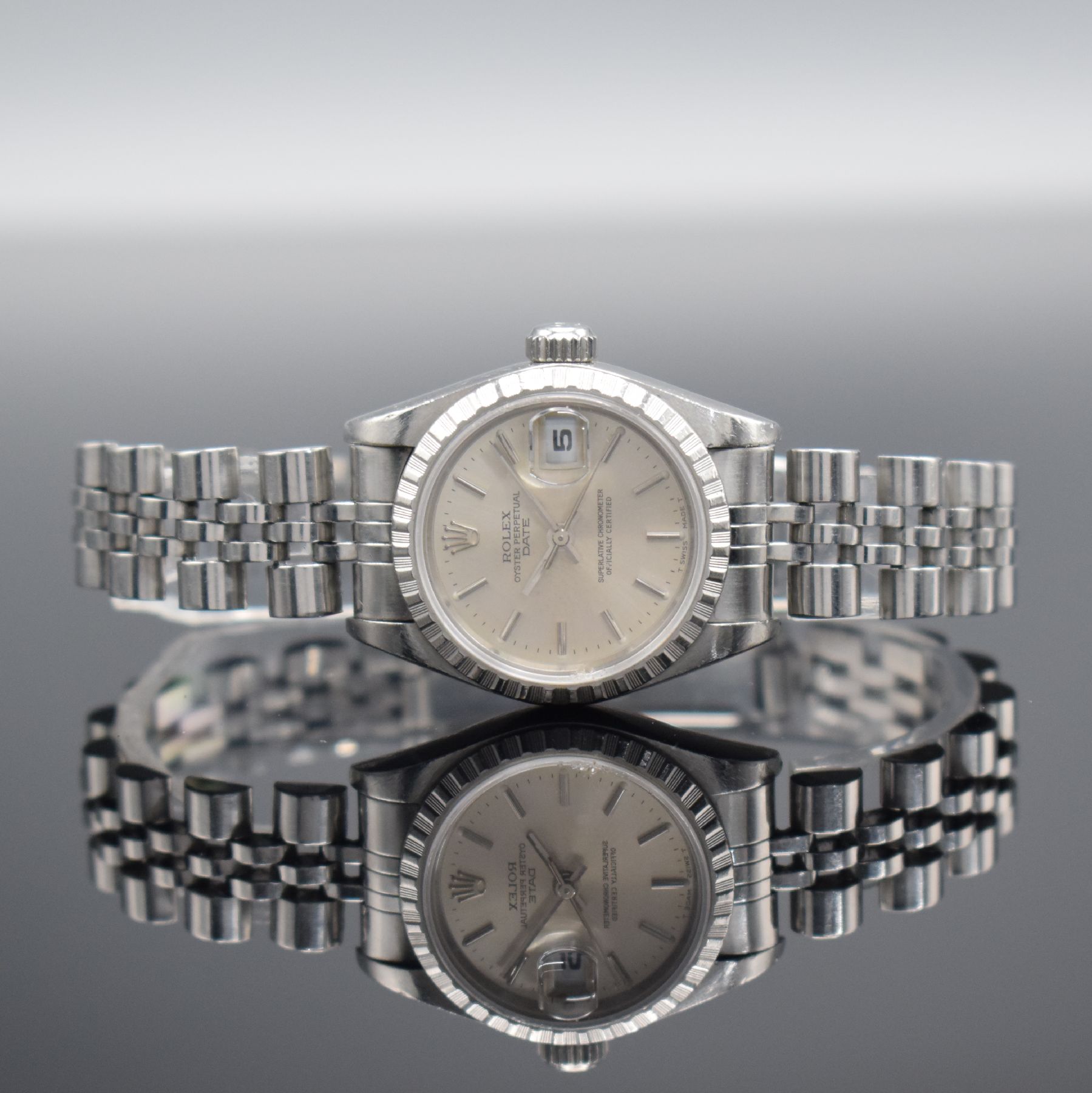 ROLEX Oyster Perpetual Date Damenarmbanduhr in Stahl, Schweiz verk. lt. beil. Pap. 10/ 1996, Automatik, Ref. 69240, Chronometer der Superlative, ...