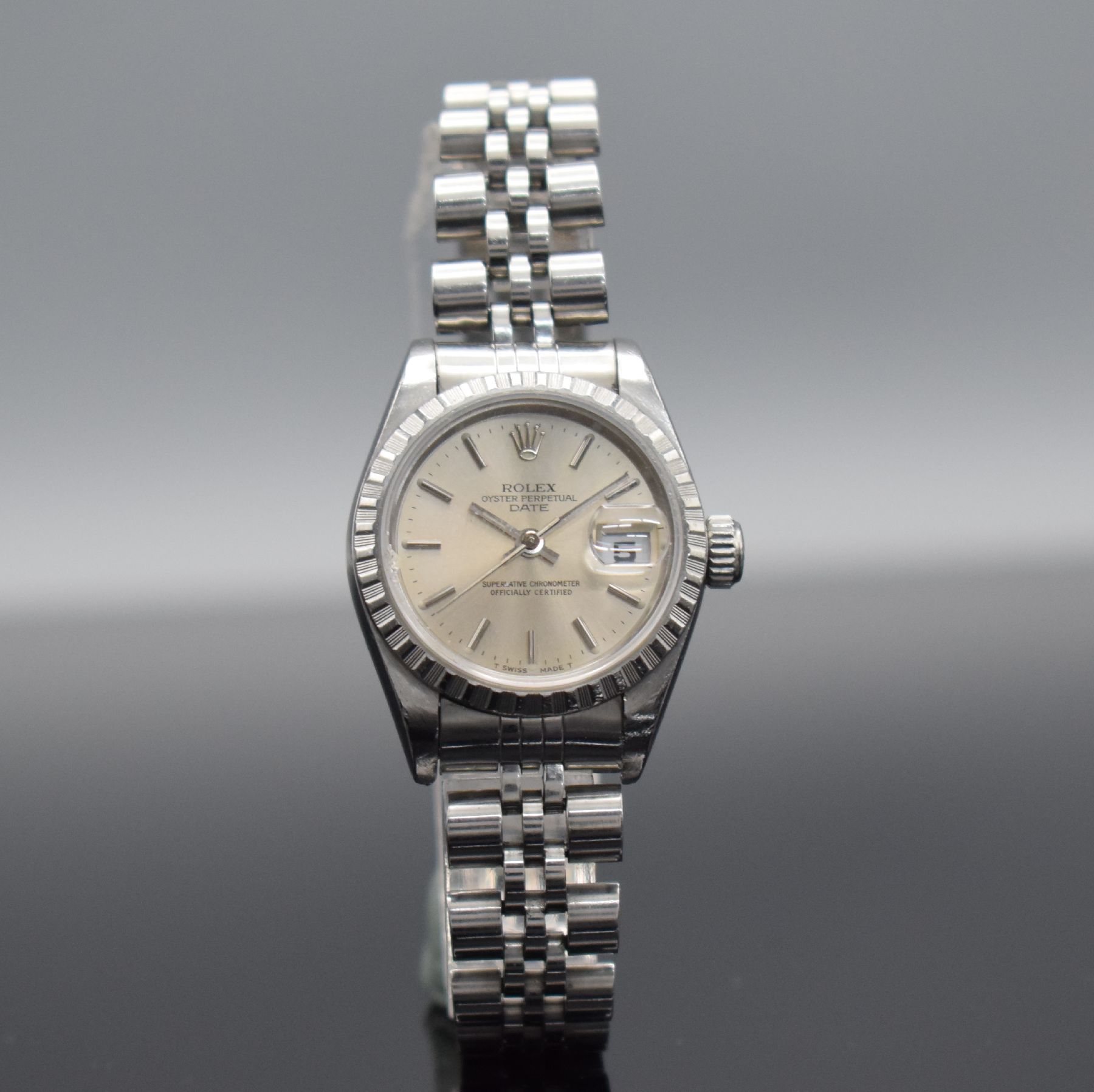 Detail b: ROLEX Oyster Perpetual Date Damenarmbanduhr in Stahl, Schweiz verk. lt. beil. Pap. 10/ 1996, Automatik, Ref. 69240, Chronometer der Superlative, ...