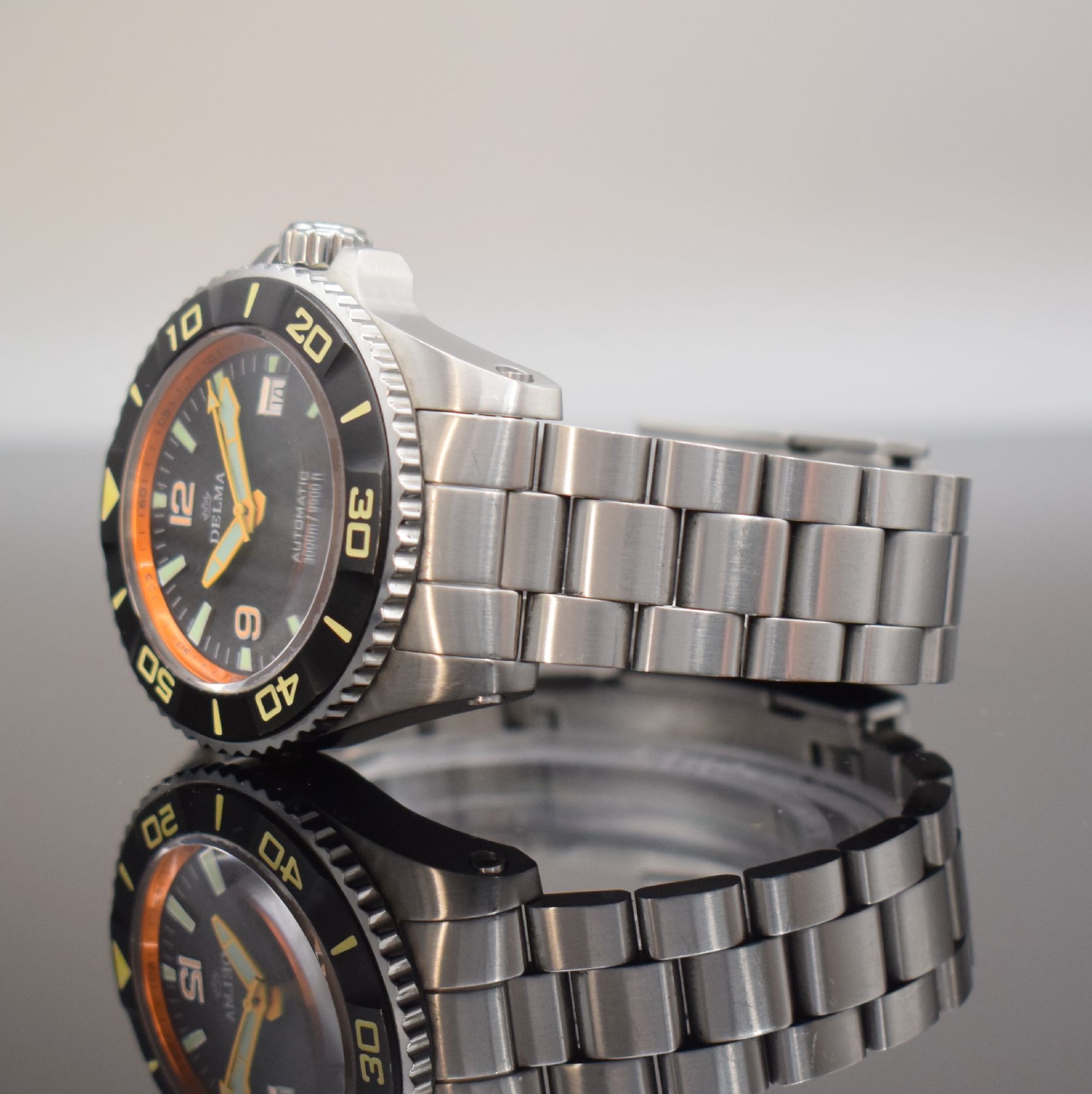 Detail b: DELMA Blue Shark auf 500 Stück limitierte Taucheruhr, Schweiz um 2010, Automatik, ab Hersteller 3000m wasserd., massives verschr. Edelstahlgeh., ...