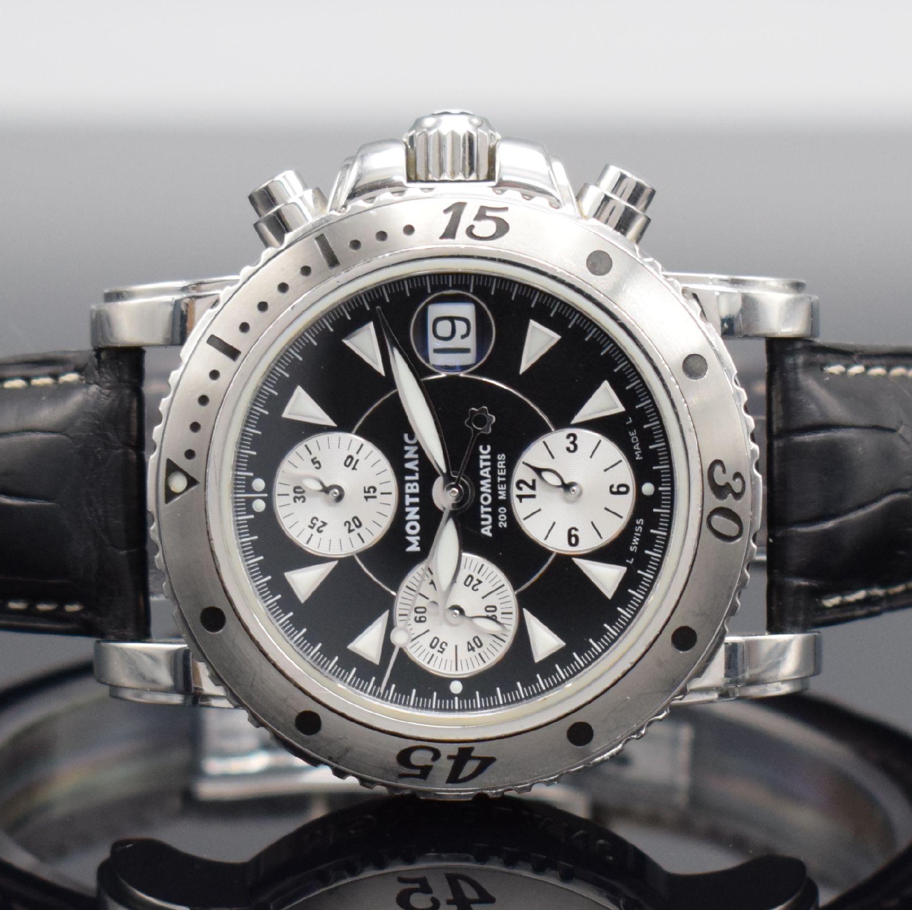 Detail a: MONTBLANC Herrenarmbanduhr mit Chronograph Referenz 7034, Schweiz um 2010, Automatik, verschr. Edelstahlgeh., Lederband m. orig. Faltschl., eins. ...