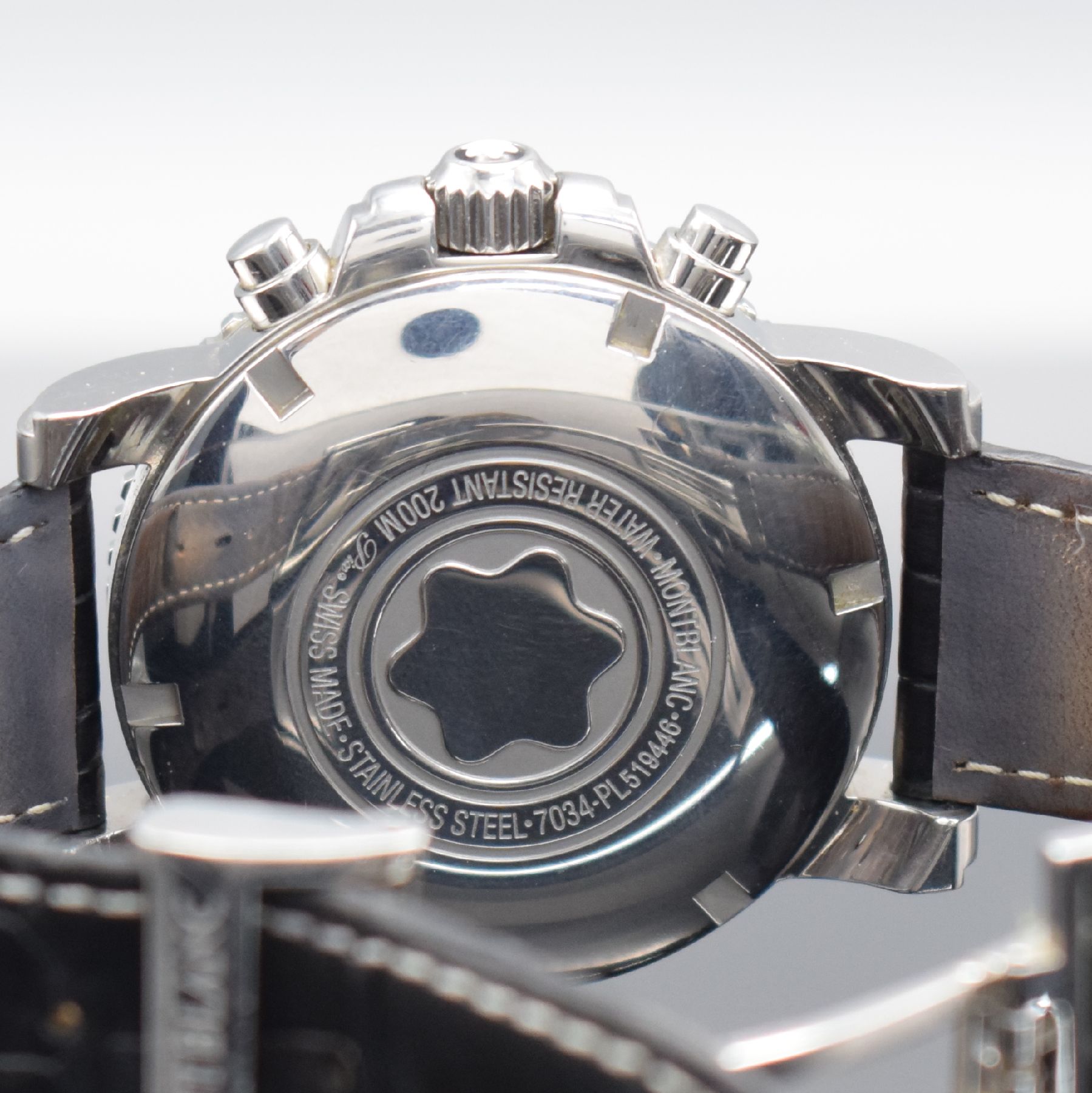 Detail d: MONTBLANC Herrenarmbanduhr mit Chronograph Referenz 7034, Schweiz um 2010, Automatik, verschr. Edelstahlgeh., Lederband m. orig. Faltschl., eins. ...