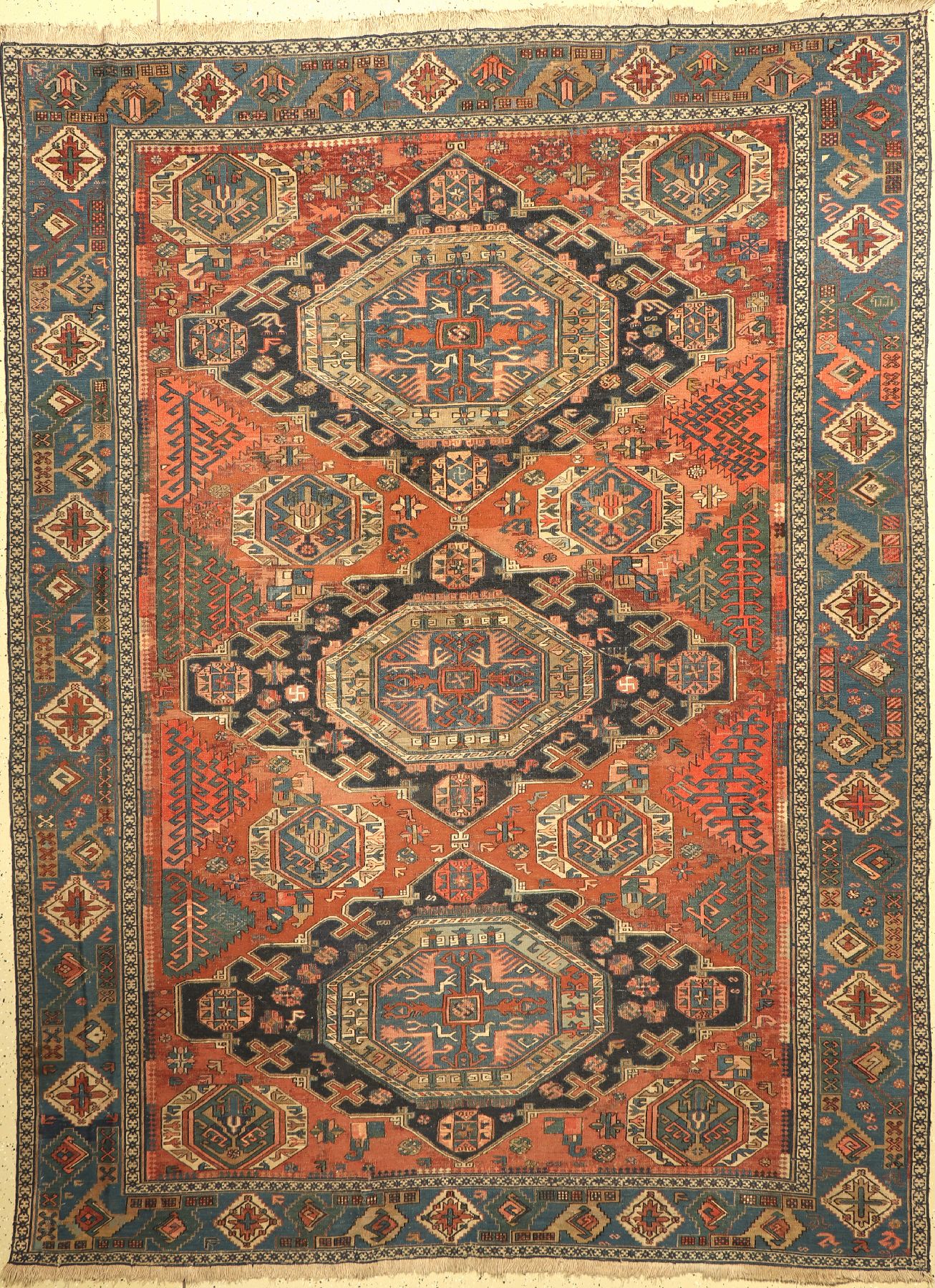 Sumakh antik, Kaukasus, um 1900, Wolle auf Wolle, ca. 310 x 233 cm, EHZ: 3, mehre kleine Risse und Restaurierungen