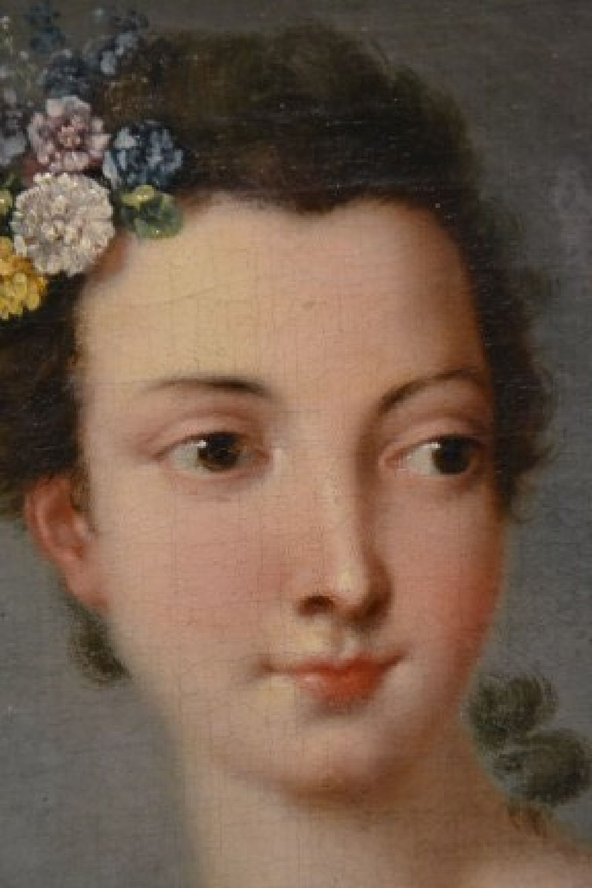 Detail c: Porträtist, deutsch, um 1780, feines Porträt einer jungen Dame mit Blumenbuketts im Haar, im Dekolleté und in der Hand, feine lasierende Malerei ...