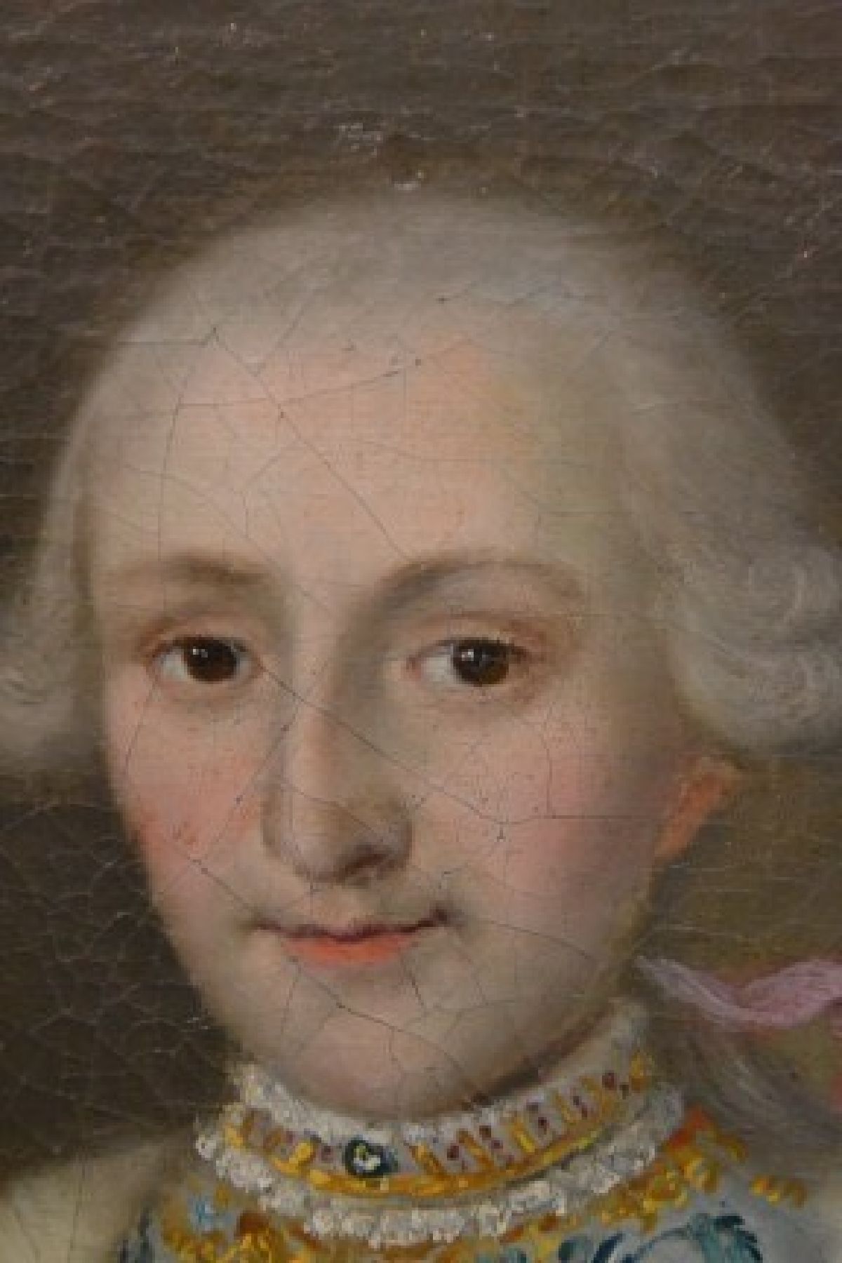 Detail d: A. Sadeler, Porträtist, datiert 1767, Dreiviertelporträt eines jungen Herrschers mit Gold besticktem Rock und Hermelin besetztem rotem Umhang, vor ...