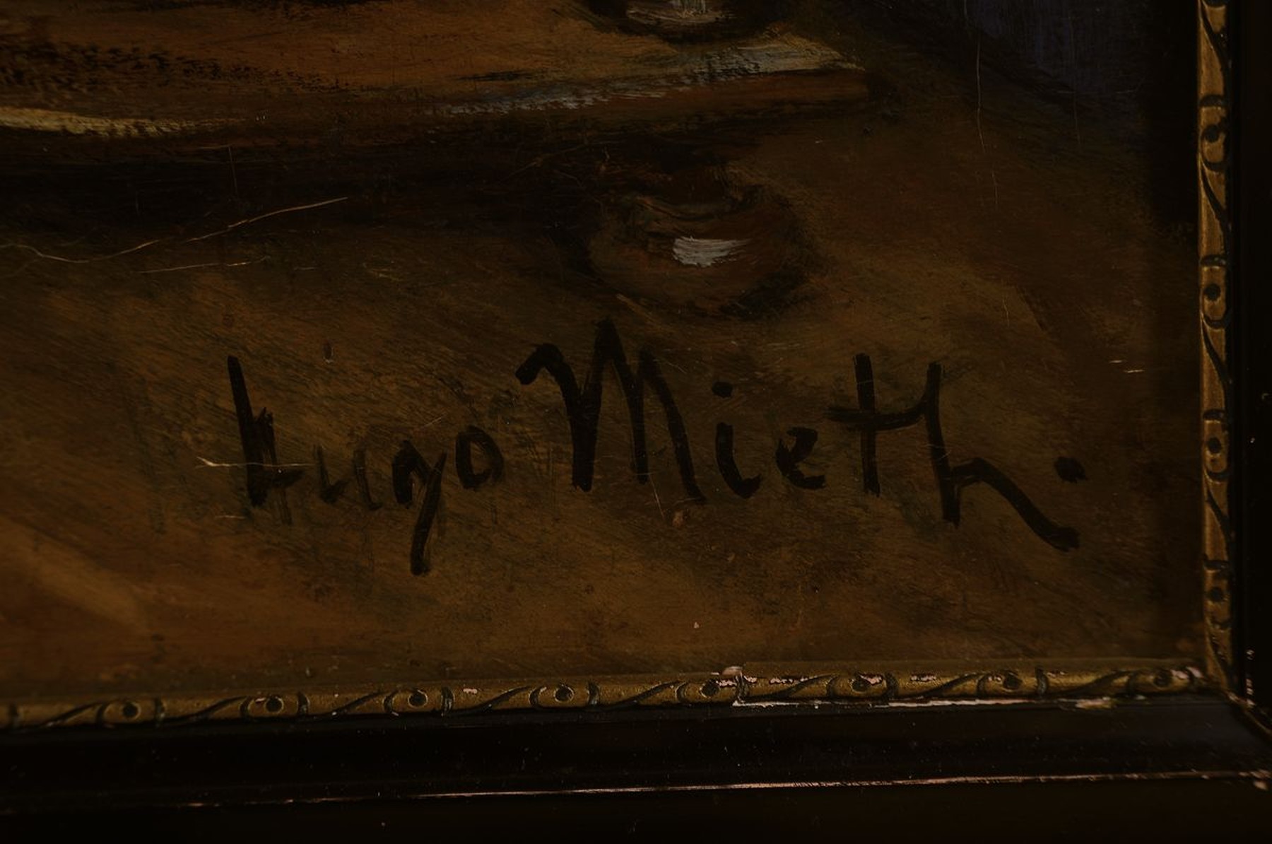 Detail a: Hugo Mieth, 1865 Reichenberg/Böhmen-1930 Berlin, Interieur mit einer jungen Frau, die eine Suppenterrine trägt, Öl/Lwd, rechts unten signiert, ca. ...