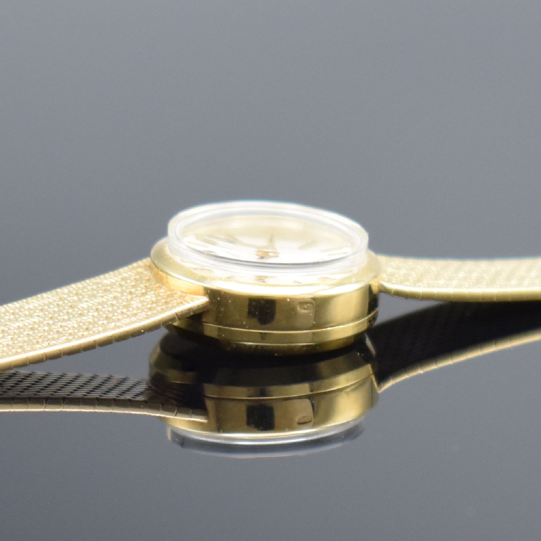 Detail g: ETERNA Damenarmbanduhr in GG 750/000, Schweiz um 1970, Handaufzug, Boden aufgedr., orig. Goldband in 750/000, silb. Zifferbl. m. aufgel. Std.-Ind., ...