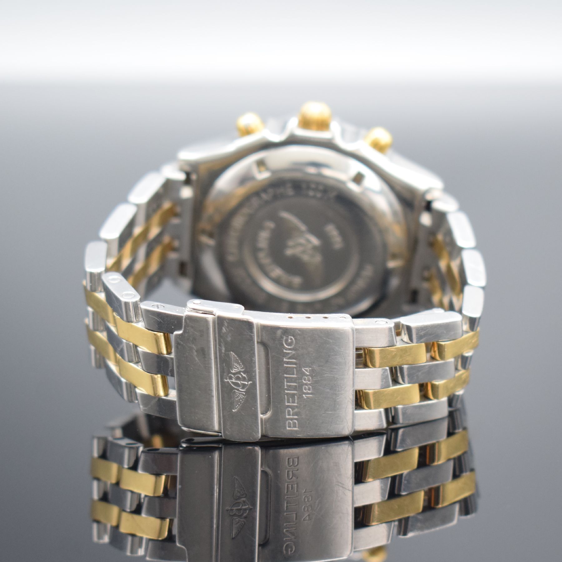 Detail b: BREITLING Herrenarmbanduhr Modell Crosswind mit Chronograph, Schweiz um 2000, Automatik, Ref. B13055, Edelstahl/Gold komb. inkl. Pilotband m. ...