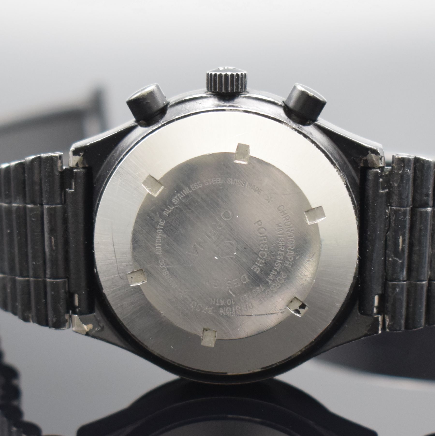 Detail f: ORFINA Porsche Design Herrenarmbanduhr mit Chronograph, Schweiz um 1980, schwarz beschichtete & restaurierte Gehäuse & Band, Stahlboden geschr., ...