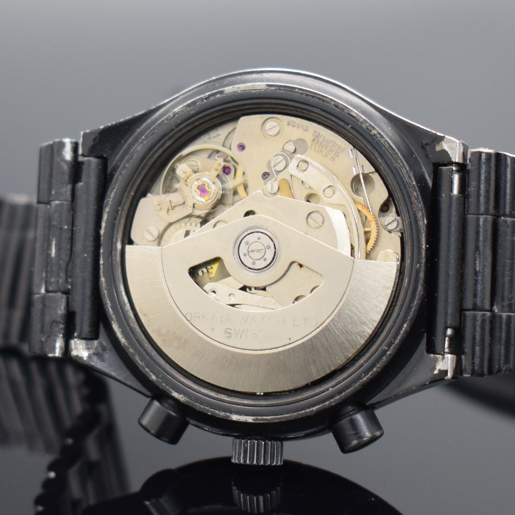 Detail h: ORFINA Porsche Design Herrenarmbanduhr mit Chronograph, Schweiz um 1980, schwarz beschichtete & restaurierte Gehäuse & Band, Stahlboden geschr., ...