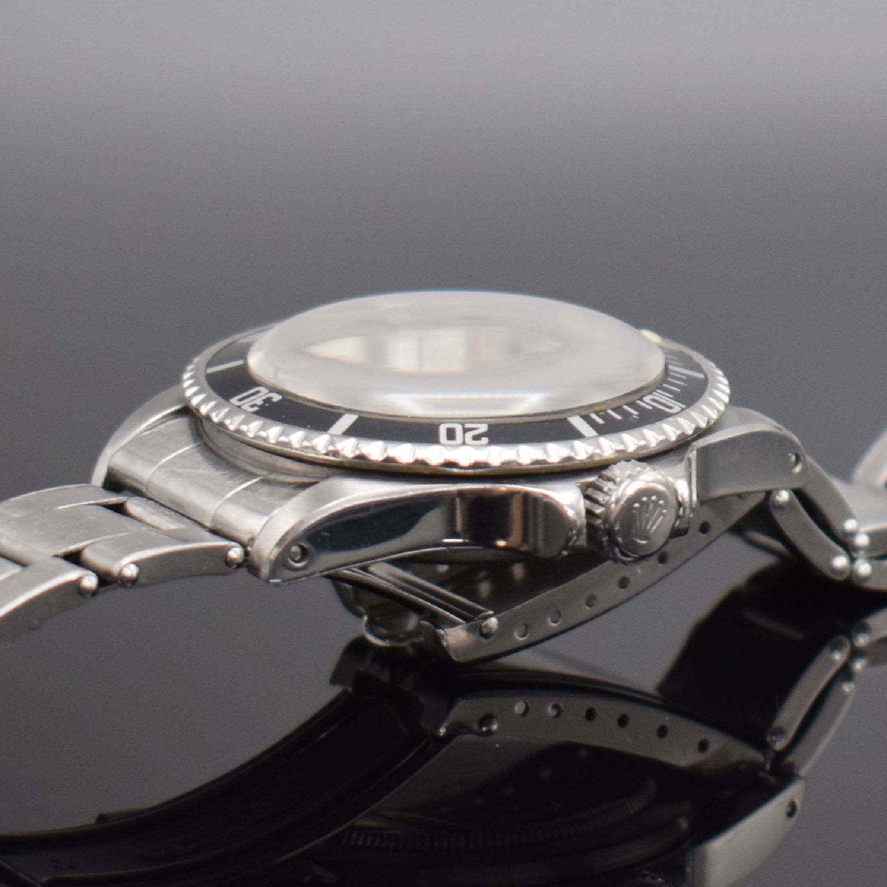 Detail c: ROLEX seltene Herrenarmbanduhr Oyster Perpetual Submariner Referenz 5513 mit sogenanntem "Shiny Dial", Schweiz lt. Bodenstempel 3. Quartal ...