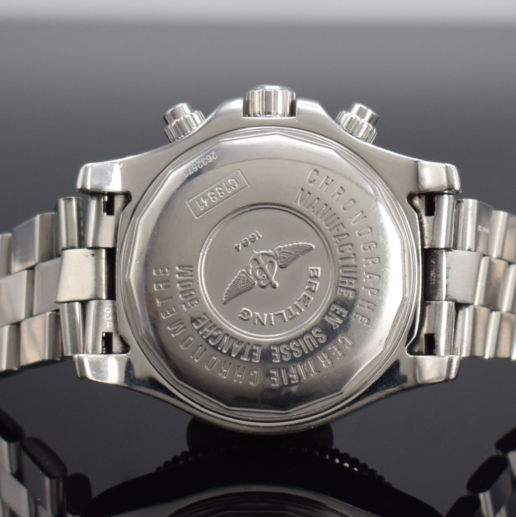 Detail d: BREITLING Super Ocean Chronograph II Referenz C13341, Automatik, Schweiz um 2012, Chronometer in Edelstahl/Gold kombiniert inkl. Gliederband m. ...
