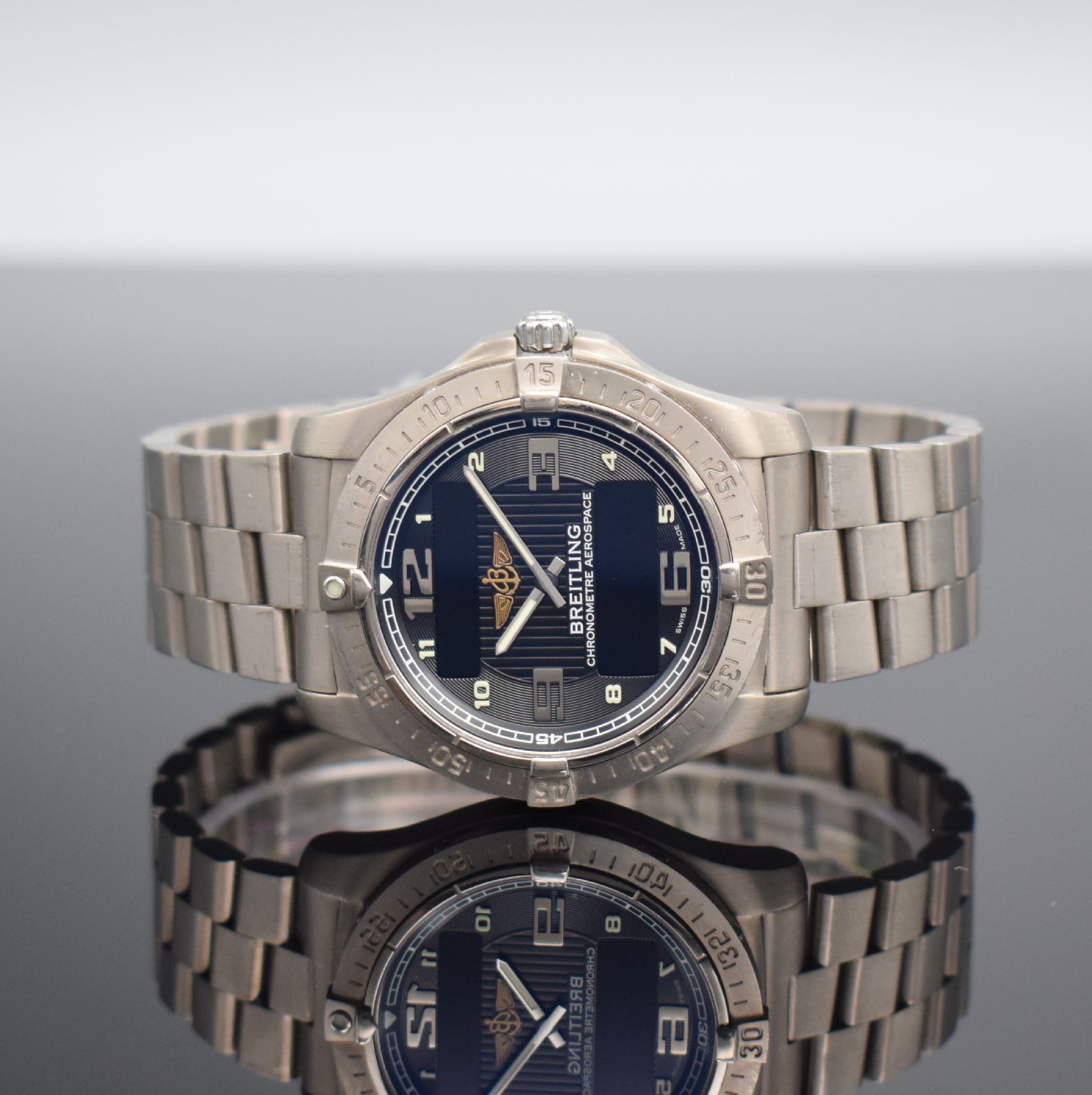 BREITLING Multifunktionsuhr Aerospace Advantage Referenz E79362, Schweiz um 2010, quarzgest. Analog- & Digitalanzeige, Chronometer in Titan inkl. ...