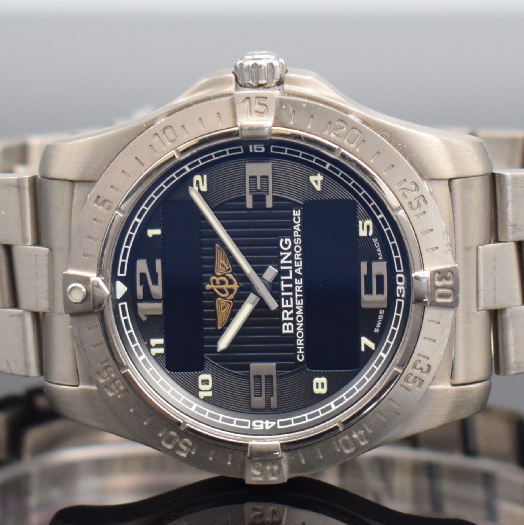 Detail a: BREITLING Multifunktionsuhr Aerospace Advantage Referenz E79362, Schweiz um 2010, quarzgest. Analog- & Digitalanzeige, Chronometer in Titan inkl. ...
