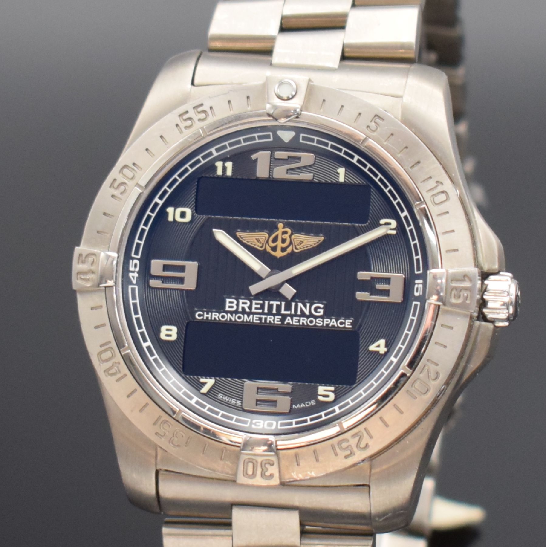 Detail d: BREITLING Multifunktionsuhr Aerospace Advantage Referenz E79362, Schweiz um 2010, quarzgest. Analog- & Digitalanzeige, Chronometer in Titan inkl. ...