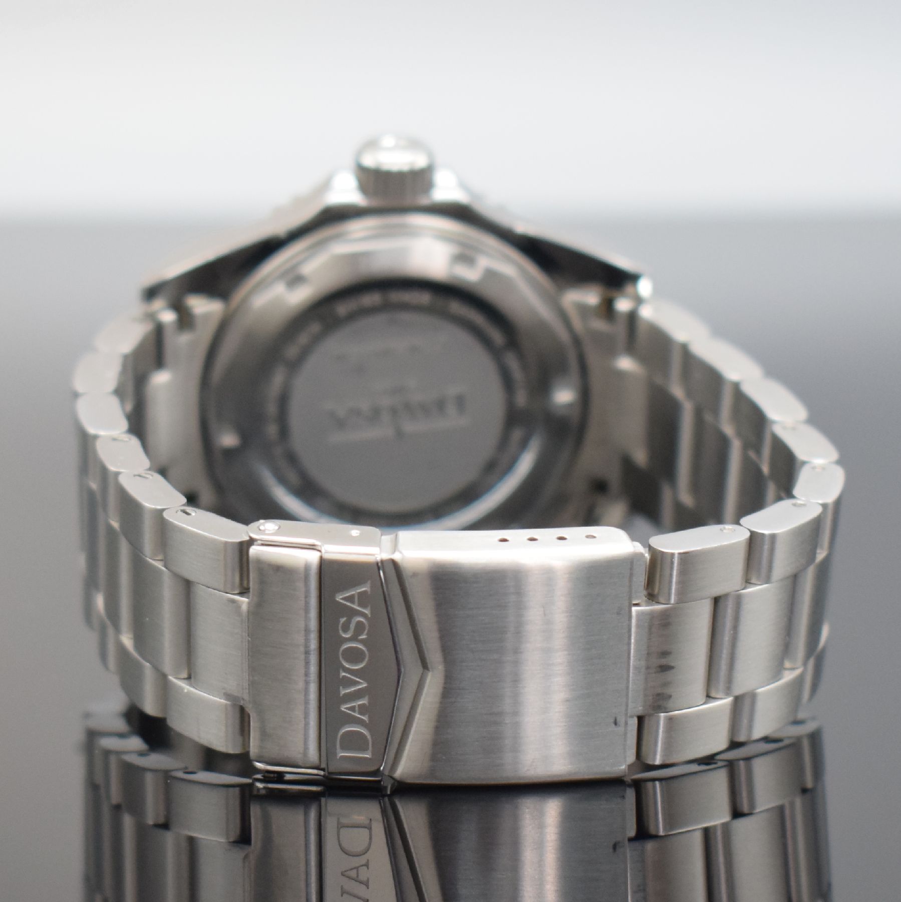 Detail b: DAVOSA Herrenarmbanduhr Ternos GMT, Automatik, Schweiz um 2017, Edelstahlgeh. inkl. Gliederband m. Faltschl. & Tauchverlängerung, Boden & Krone ...