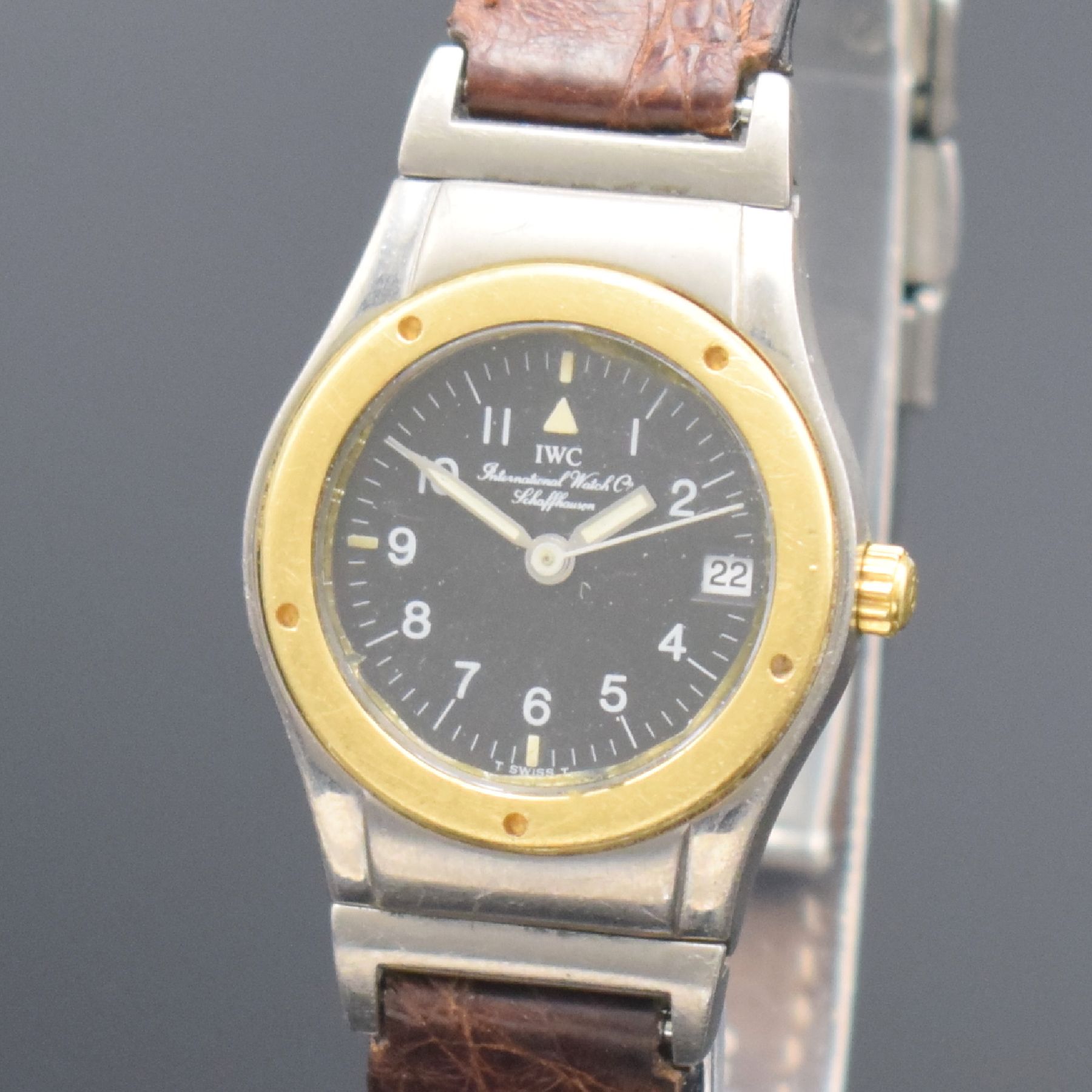 Detail c: IWC Damenarmbanduhr Serie Ingenieur Referenz 4560, Schweiz um 1990, Titan/Gold kombiniert inkl. Lederband m. orig. Faltschl., Boden verschr., ...
