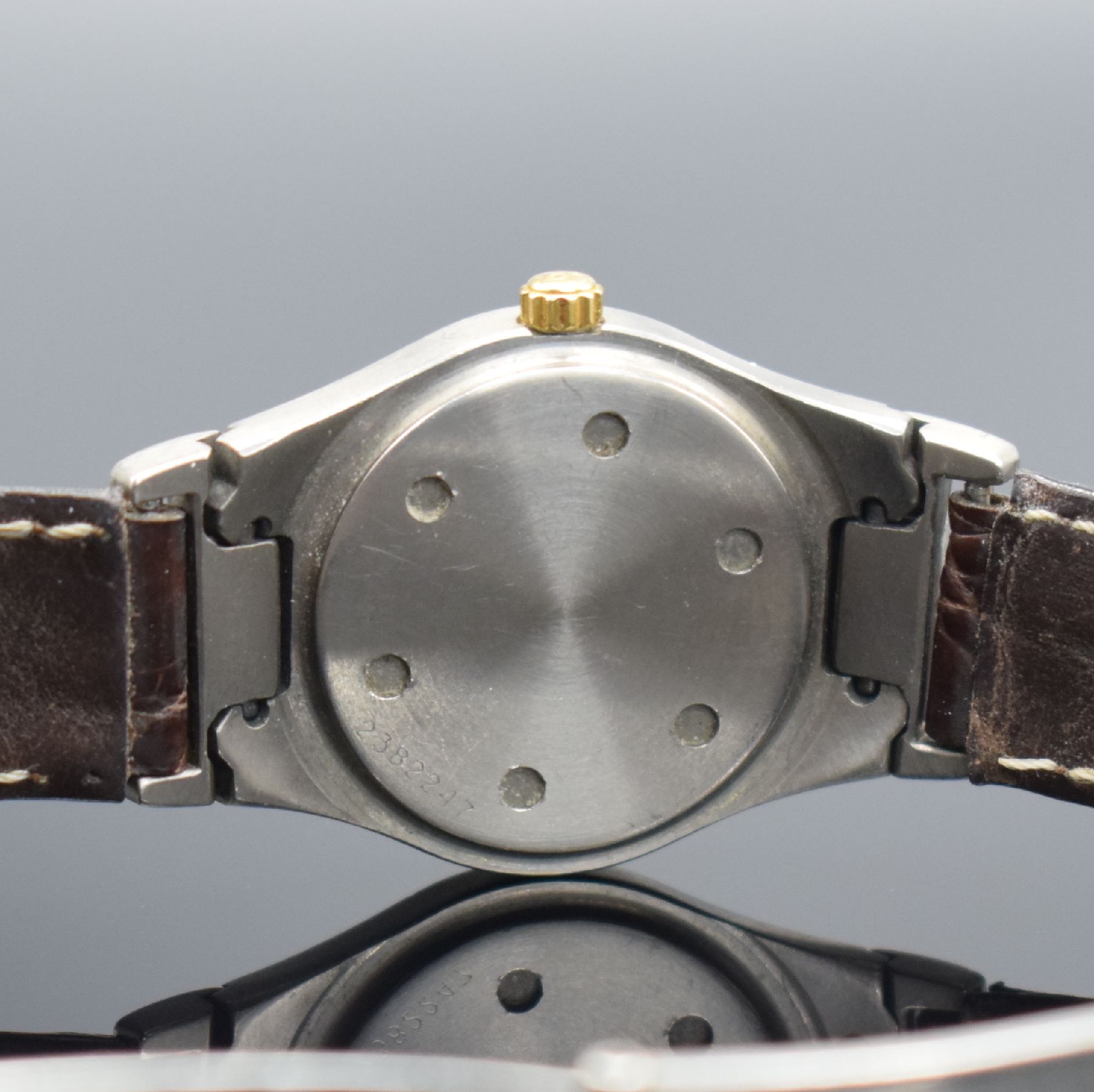 Detail f: IWC Damenarmbanduhr Serie Ingenieur Referenz 4560, Schweiz um 1990, Titan/Gold kombiniert inkl. Lederband m. orig. Faltschl., Boden verschr., ...