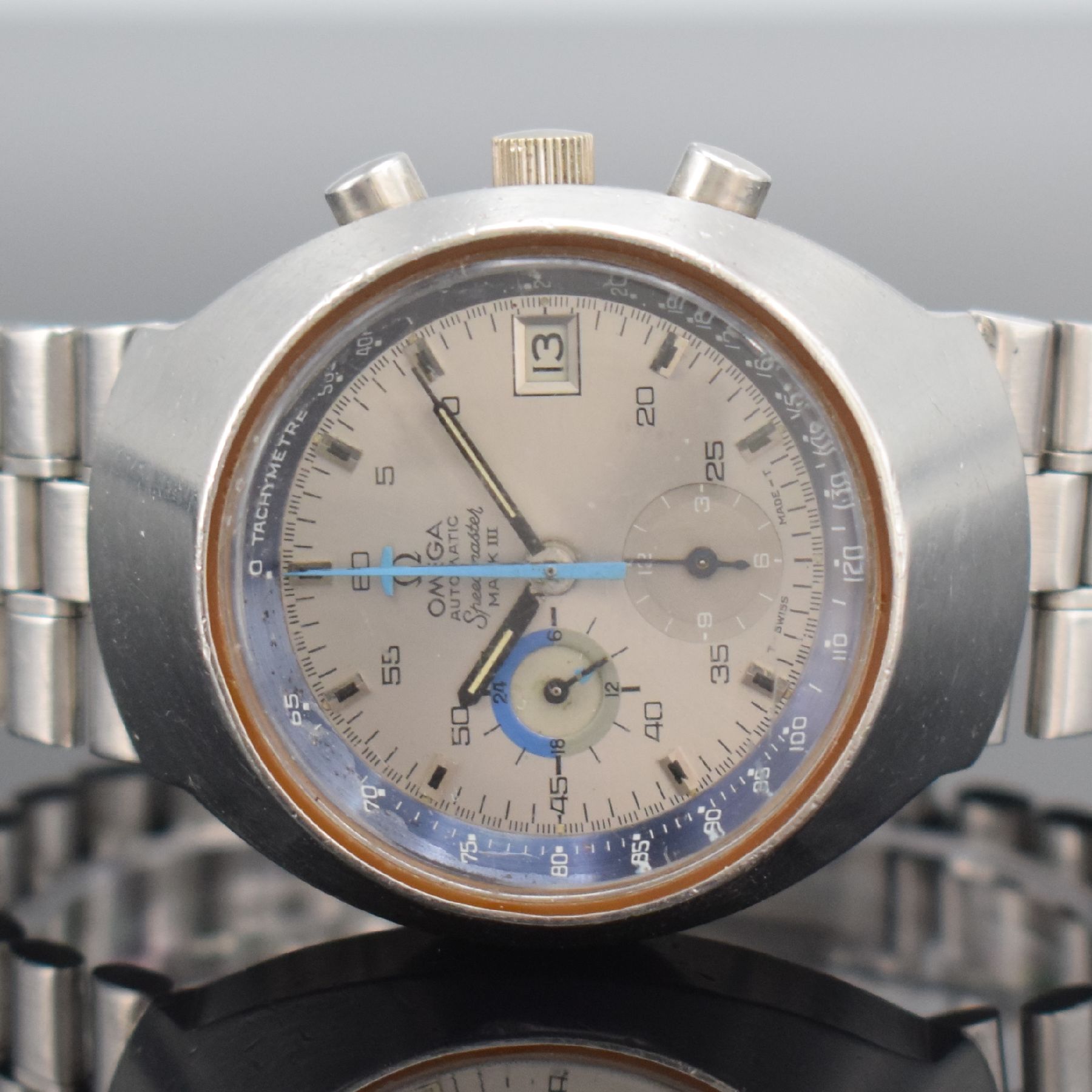 Detail a: OMEGA Speedmaster Professional Mark III Armbandchronograph Referenz 176.002, Schweiz um 1972, Automatik, massives Edelstahlgeh., Boden m. ...
