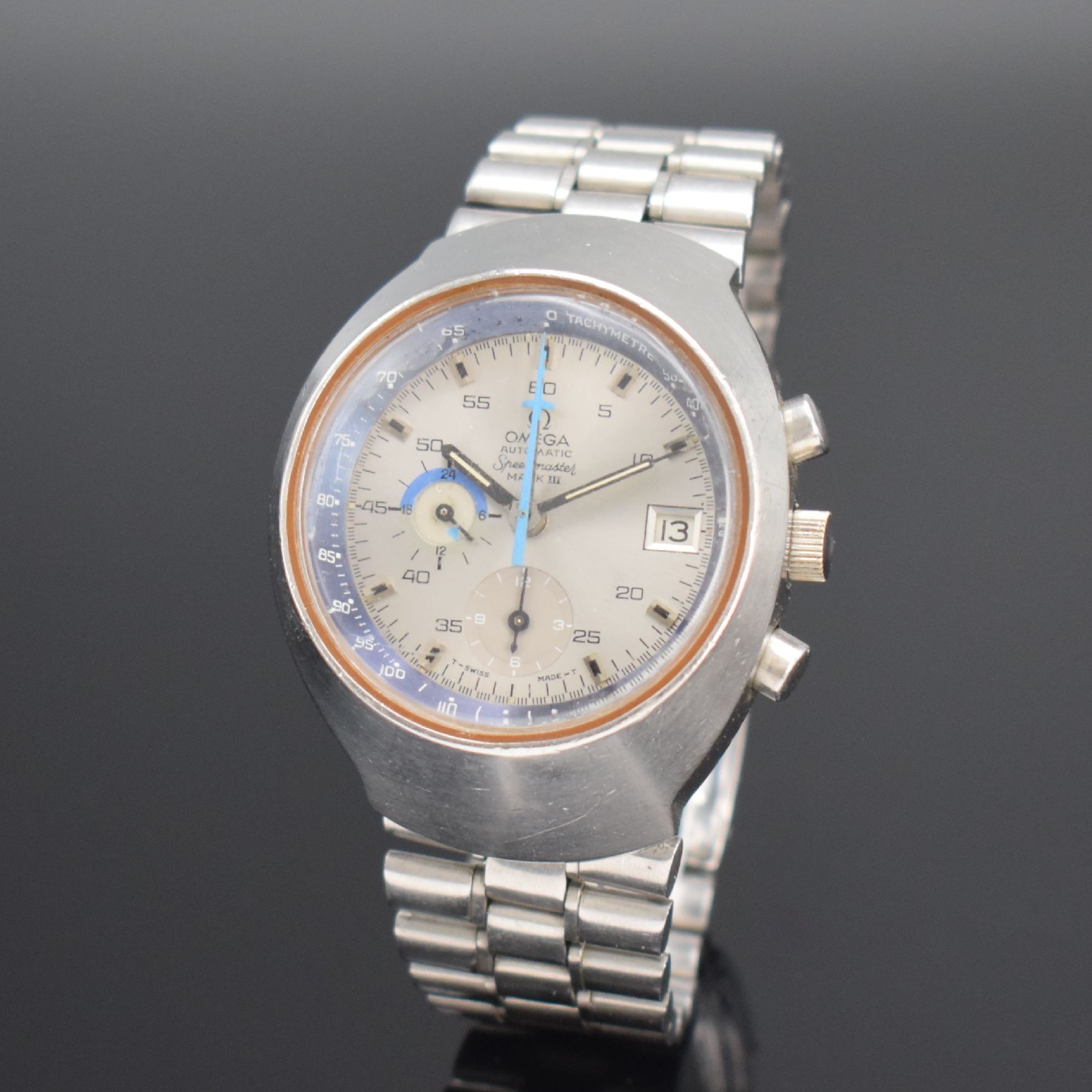 Detail b: OMEGA Speedmaster Professional Mark III Armbandchronograph Referenz 176.002, Schweiz um 1972, Automatik, massives Edelstahlgeh., Boden m. ...