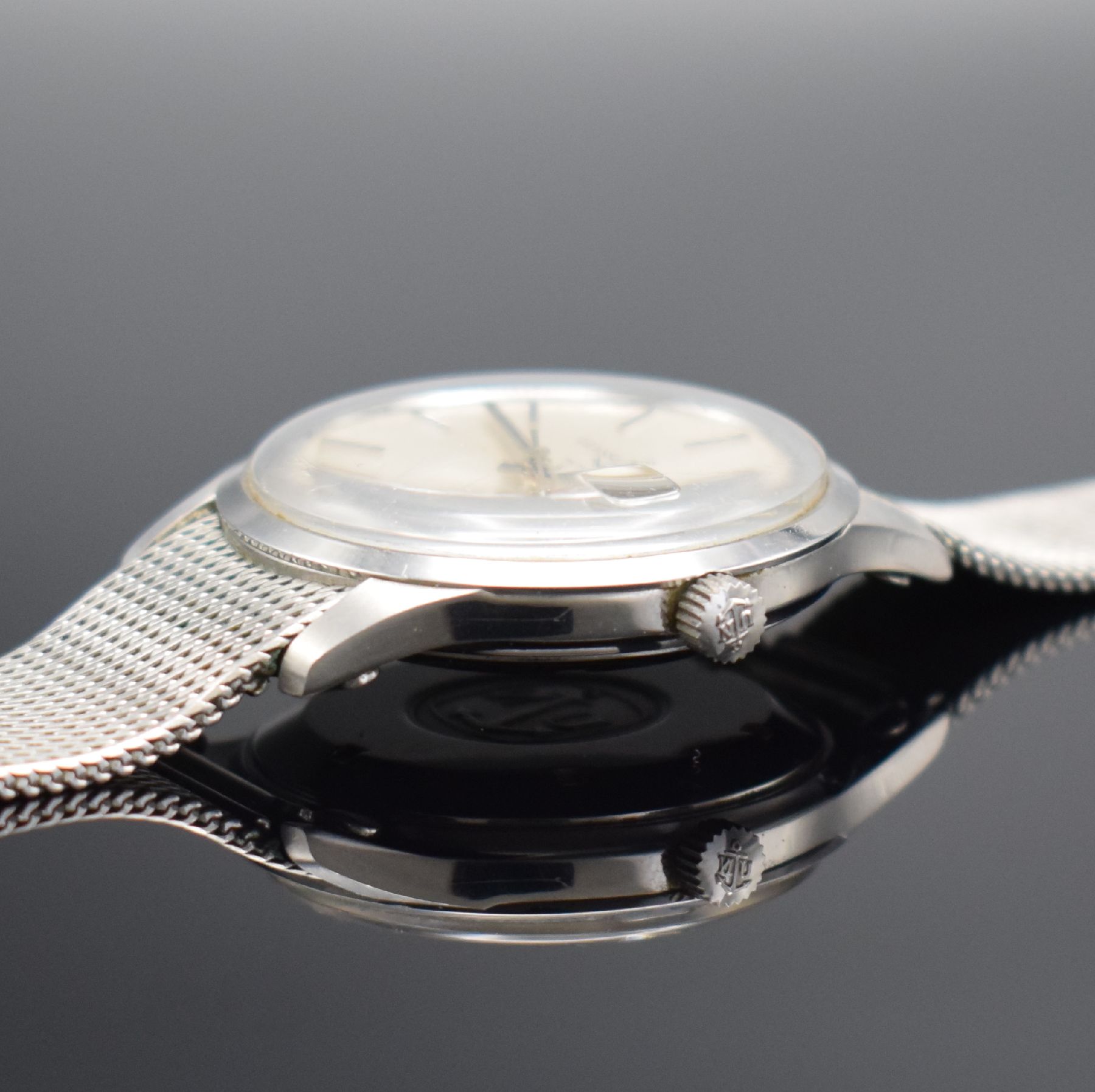 Detail e: ULYSSE NARDIN Chronometer Herrenarmbanduhr 36000, Automatik, Edelstahlgeh. inkl. orig. Stahlband, Boden verschr., silb. Zifferbl. m. aufges. ...