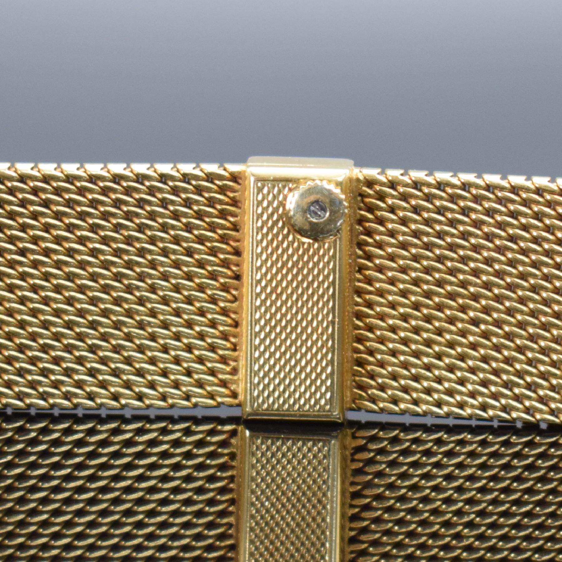 Detail f: OMEGA sehr seltene Designer Damenarmbanduhr in GG 750/000, Schweiz 1960er Jahre, Handaufzug, Boden aufgedr., Aufzug & Zeigerst. am Geh.-Boden (sog. ...